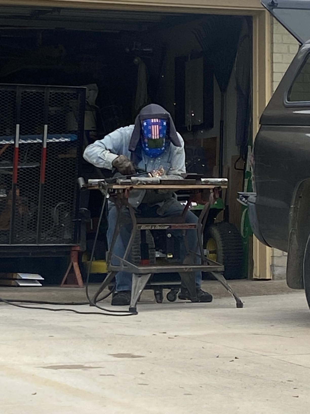 YESWELDER Large View Auto Darkening Welding Helmet, Blue Light Blocking, 1/1/1/1 True Color Solar Powered Welder Hood Mask with 4 Arc Sensors, Wide Shade 3/5-9/9-13 for TIG MIG ARC CUT and GRIND customer photo 1