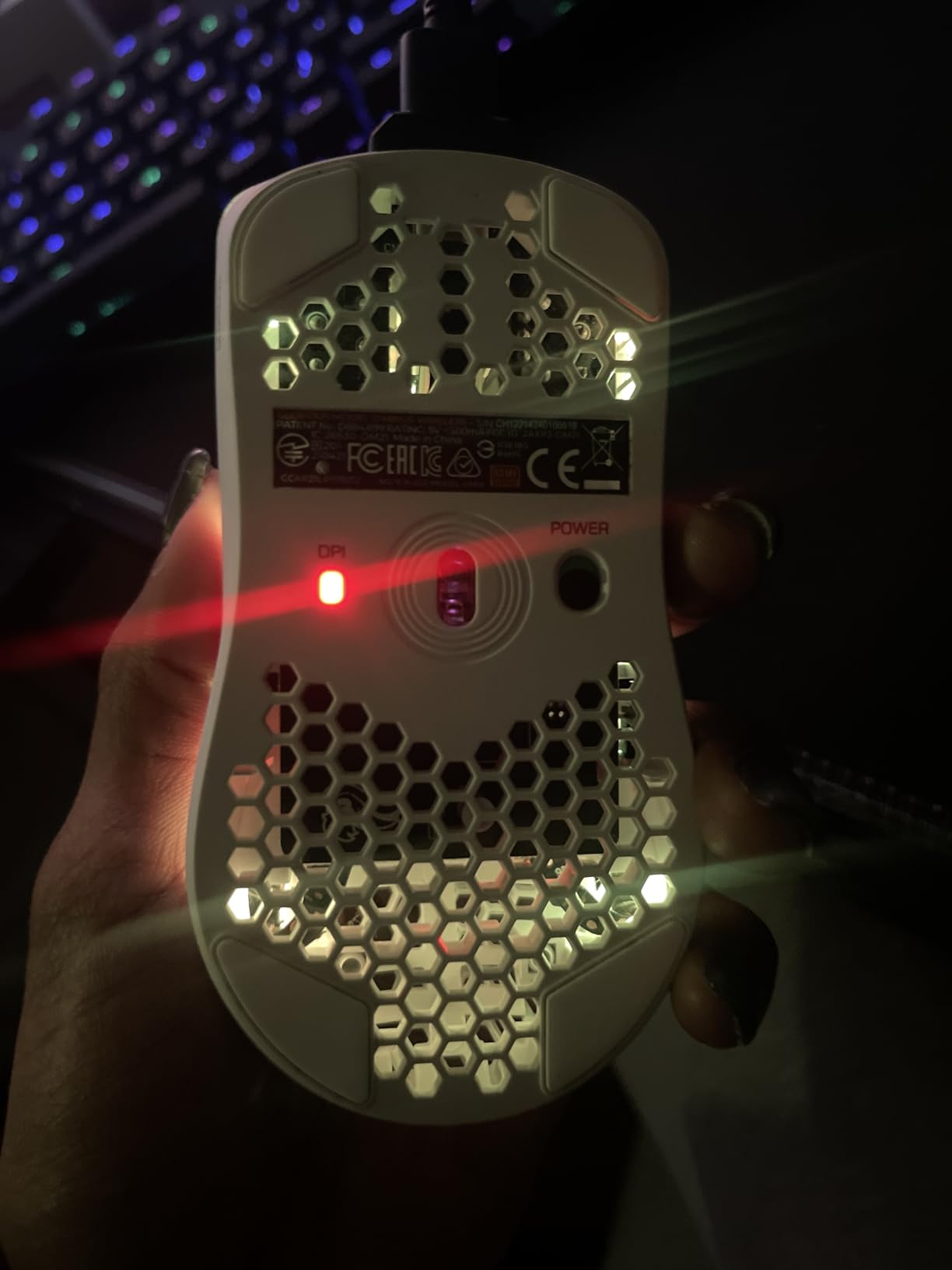 Glorious Model O Wired Gaming Mouse 67g Superlight Honeycomb Design, RGB, Pixart 3360 Sensor, Omron Switches, Ambidextrous - Matte White customer photo 1