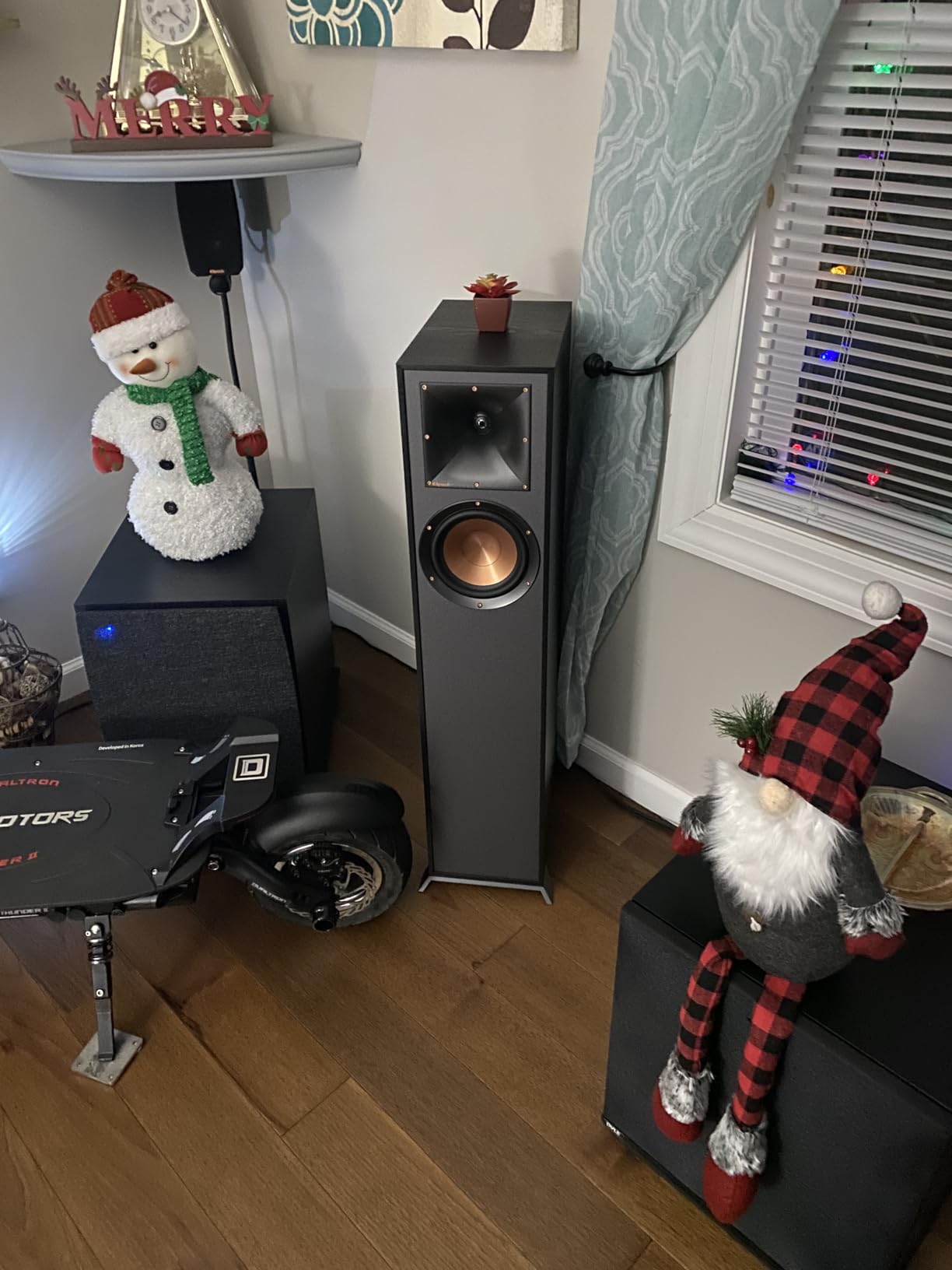 Klipsch Reference R-610F Floorstanding Speaker, Black, Pair customer photo 2