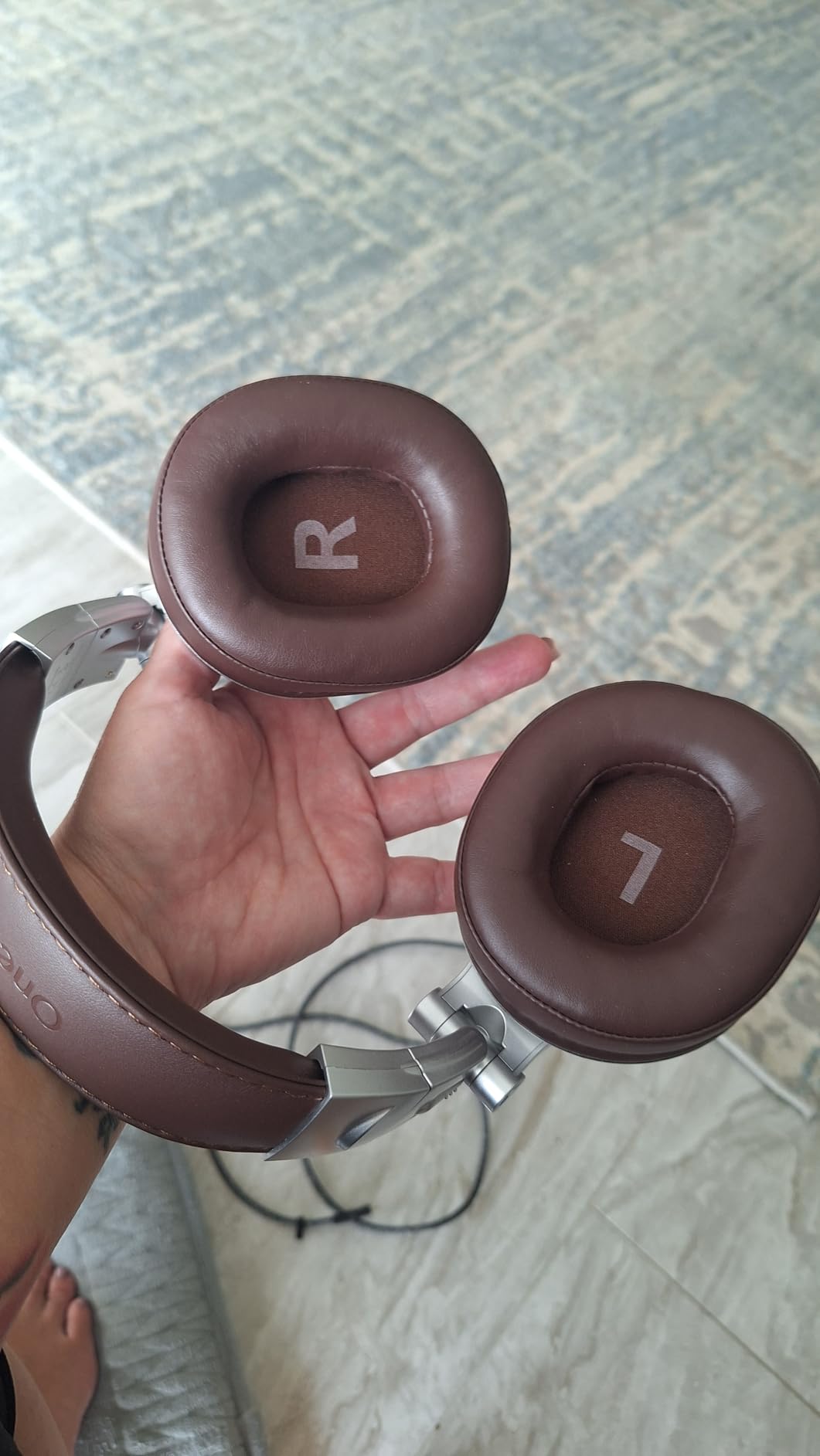 OneOdio A70 Bluetooth Over Ear Headphones, Wireless Headphones with 72H Playtime, Hi-Res, Built-in Mic, 3.5mm/6.35mm Wired Audio Jack for Studio Monitor & Mixing DJ Guitar AMP, Computer PC Gaming customer photo 2