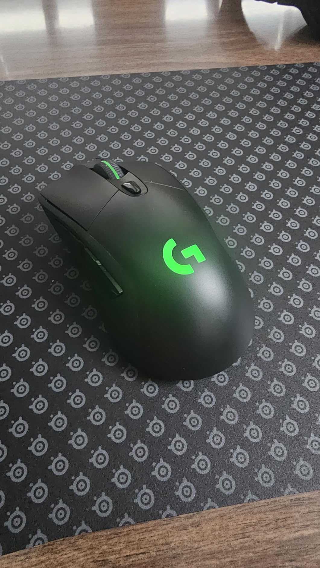 Logitech G703 Lightspeed Wireless Gaming Mouse W/Hero 25K Sensor, PowerPlay Compatible, Lightsync RGB, Lightweight 95G+10G Optional, 100-25,600 DPI, Rubber Side Grips - Black customer photo 1