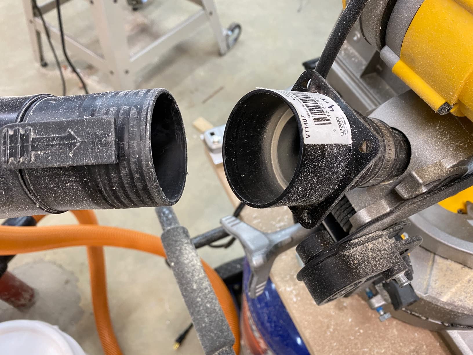 DEWALT Miter Saw, Double-Bevel, Compound, 12-Inch, 15-Amp (DWS716) customer photo 1