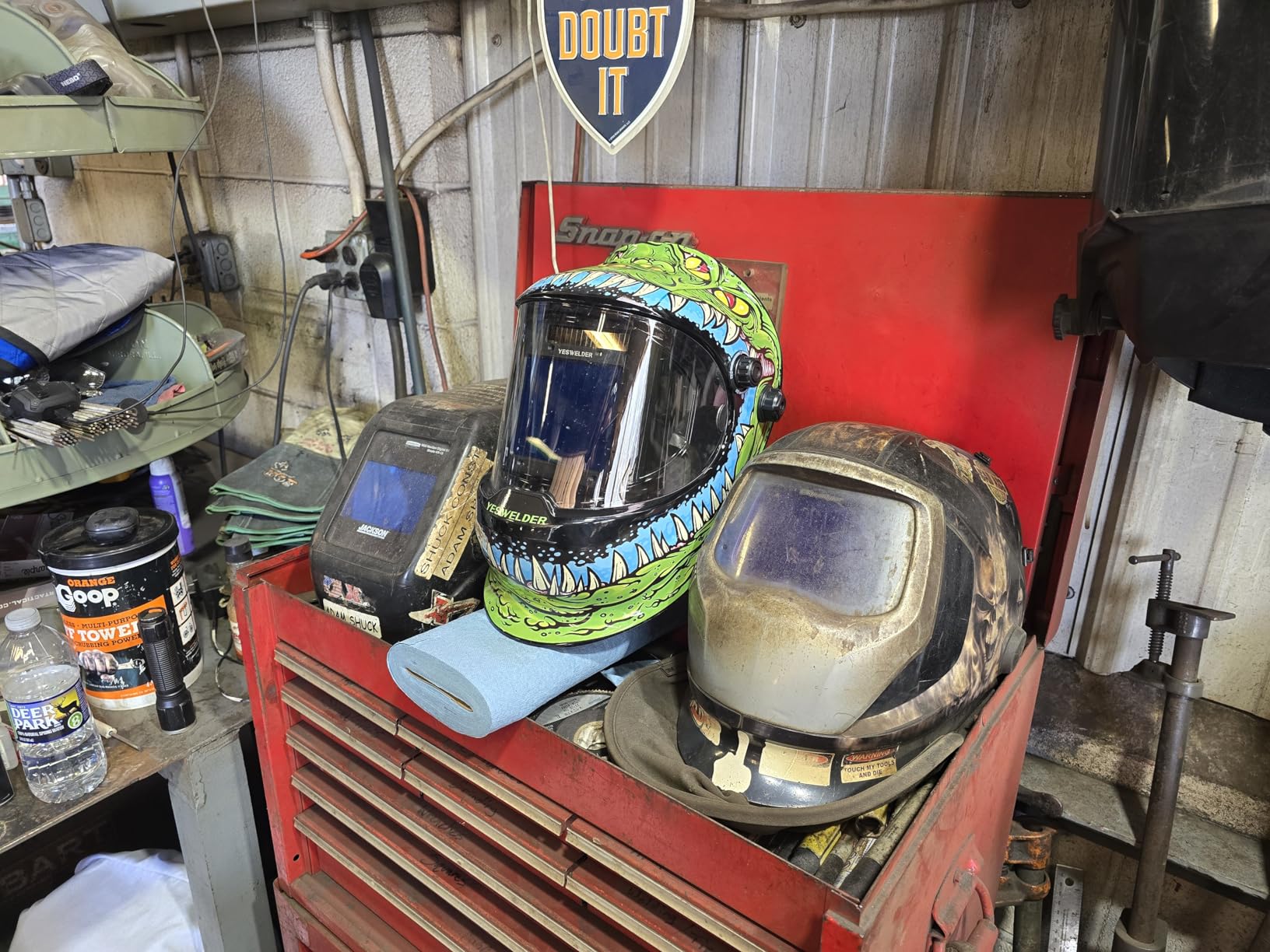 YESWELDER Auto Darkening Welding Helmet with SIDE VIEW, 180° Panoramic View, 1/1/1/1 True Color Solar Powered Welder Hood, Wide Shade 3/5-9/9-13 Welder Mask for TIG MIG ARC CUT and GRIND, LYG-Q800D customer photo 1