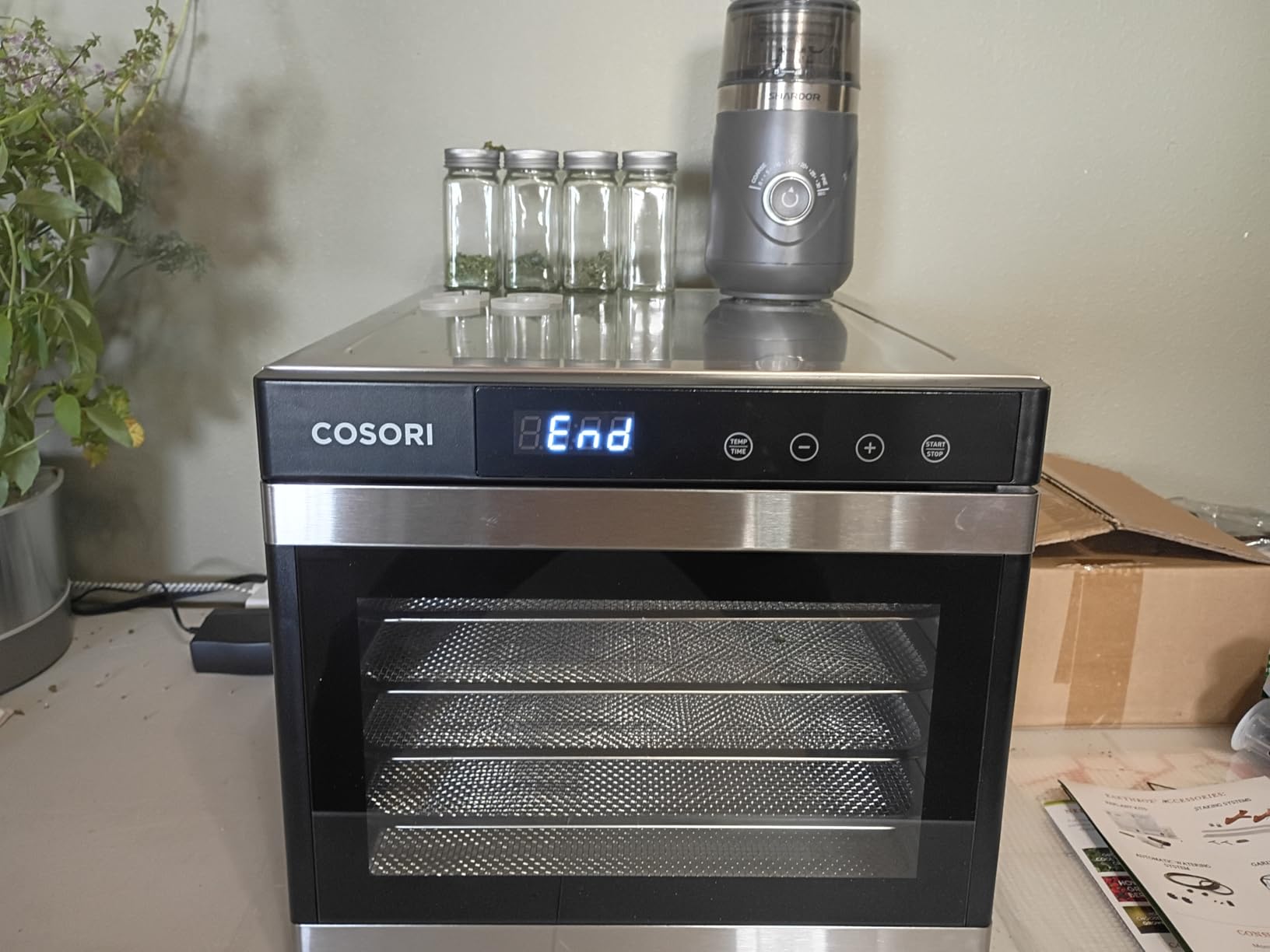 COSORI Food Dehydrator, Bigger Than 7 Trays with Large 6.5 ft² Drying Space, Stainless Steel Trays, 600W Faster Drying, 165°F Dehydrated Dryer for Jerky, Dog Treats, Herbs, Meat, Fruit, Yogurt, Silver customer photo 2