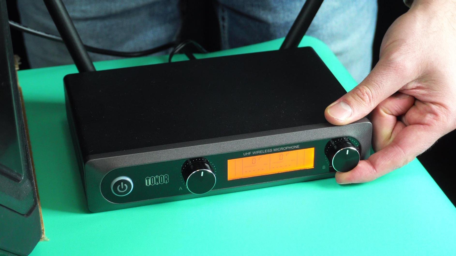 TONOR Wireless Microphones System, 2 * 15 Channel Metal Professional UHF Cordless Dynamic Handheld Mics with Receiver for Home Karaoke, Meeting, Party, Church, Wedding, KTV, 60 m/200ft customer photo 2