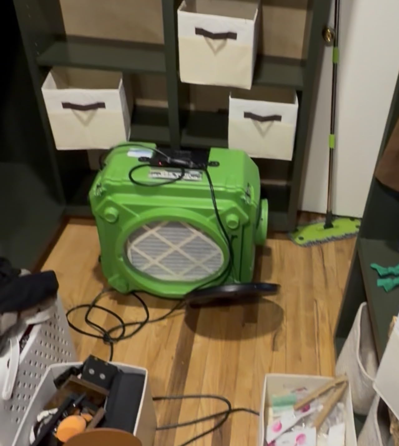 ALORAIR Air Scrubber with 3 Stage Filtration, Stackable Negative Air Machine for Industrial and Commercial Use, Heavy Duty Air Cleaner with MERV-10 Filter, HEPA/Activated carbon Filter, Green customer photo 1