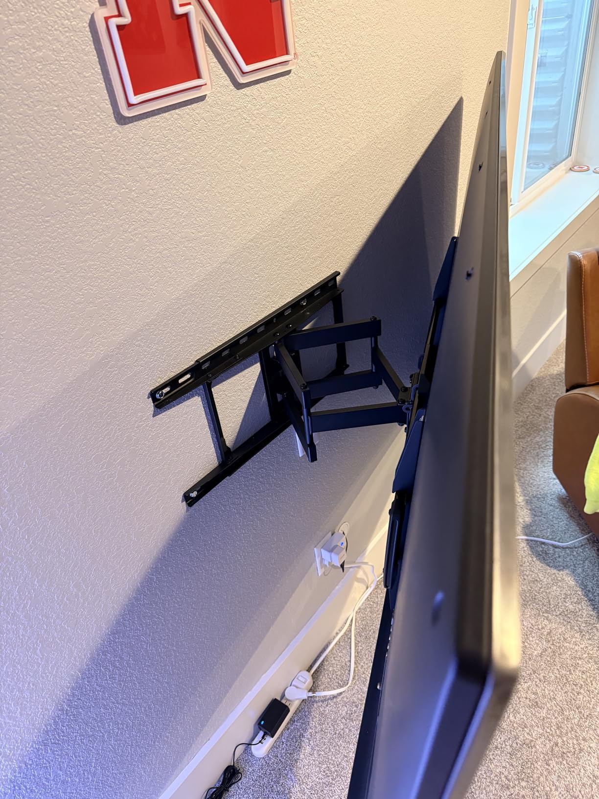 Mounting Dream TV Wall Mounts Bracket for Most 42-84 Inch TVs, UL Listed Premium TV Mount Full Motion with Articulating Arms, Max VESA 600x400mm and 100LBS, Fits 16, 18, 24 inch Studs, MD2296-24K customer photo 1