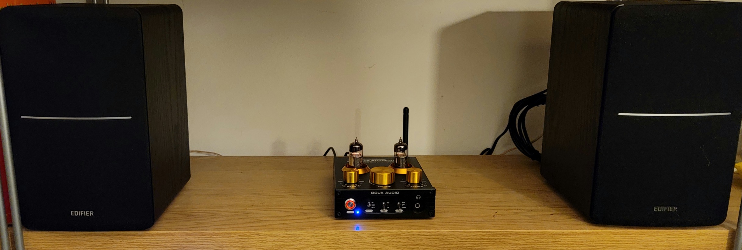 Douk Audio Bluetooth Tube Preamp: HiFi Stereo Preamplifier Receiver | Headphone Amp | USB DAC | Tone Control for Home Theater, Desktop Listening (P1) customer photo 1