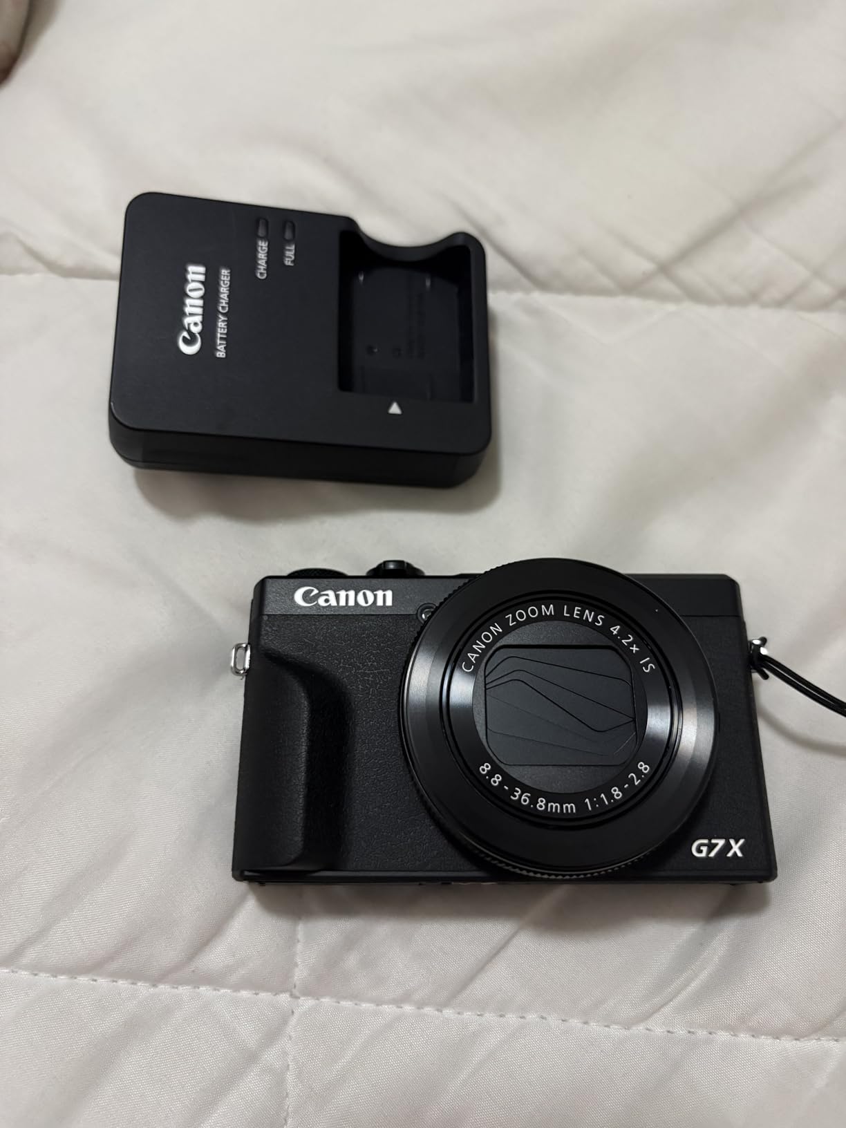 PowerShot G7X Mark III Digital Camera with 4.2x Optical Zoom Lens (Silver) customer photo 2