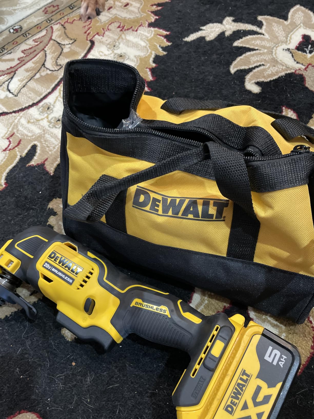 DEWALT atomic 20V MAX* Oscillating Tool, Cordless, Oscillating, Tool only (DCS354B), 1 item package quantity, Color Multi customer photo 1
