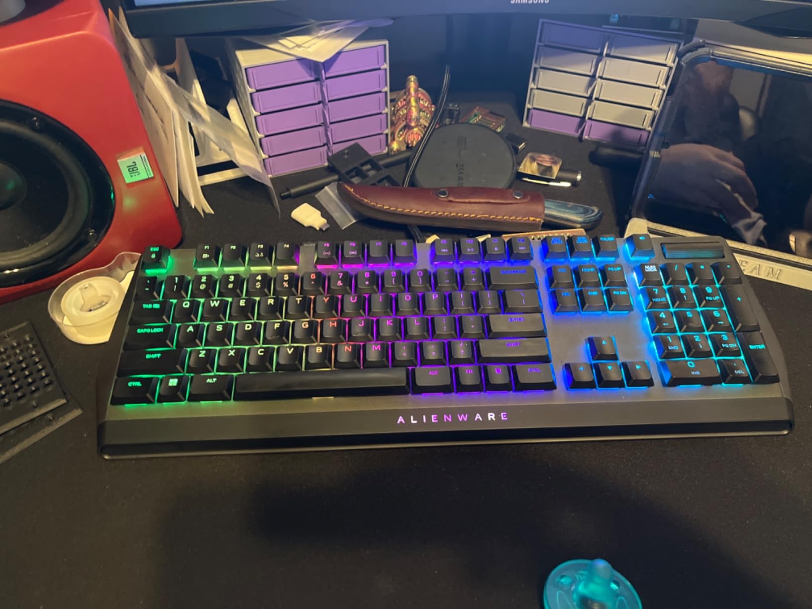 Alienware Low-Profile RGB Gaming Keyboard AW510K, AlienFx Per Key RGB LED Color Backlighting, Media CONTROLS & USB Passthrough, Cherry MX Low Profile Red Switches customer photo 2