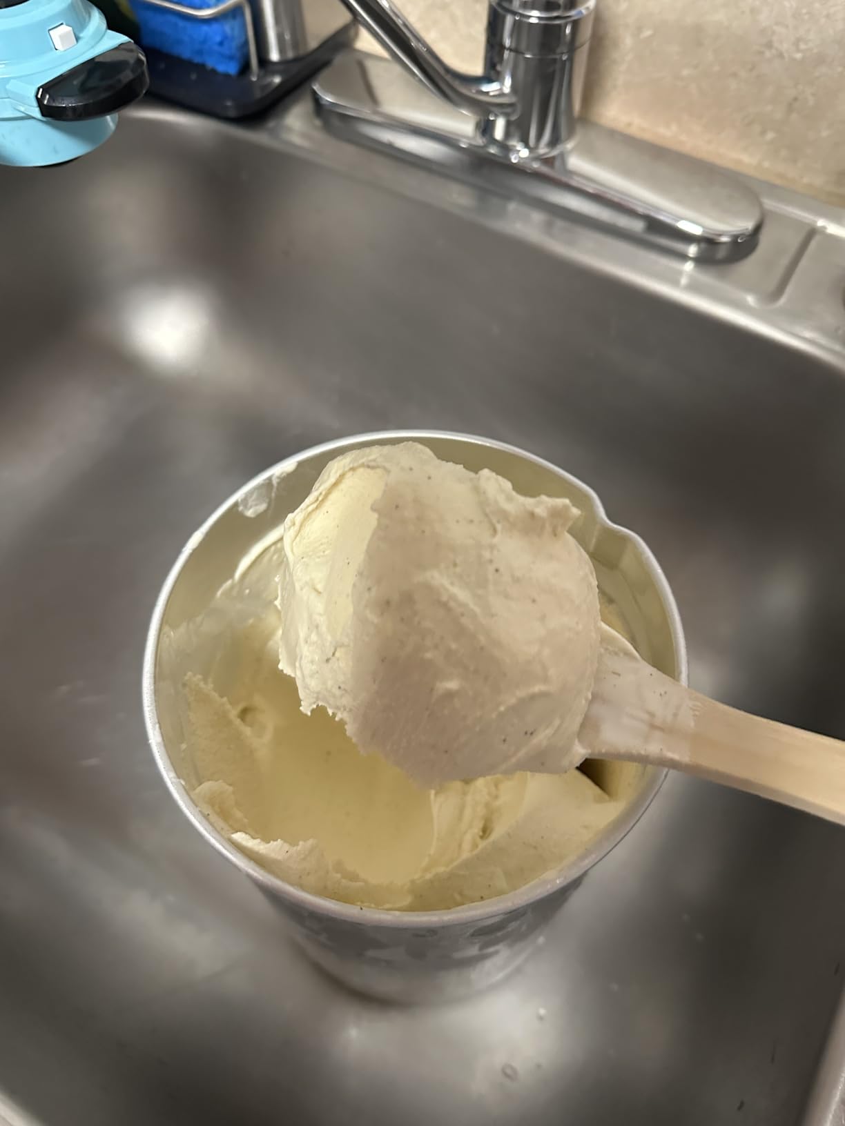 Nostalgia Electric Ice Cream Maker - Old Fashioned Soft Serve Ice Cream Machine Makes Frozen Yogurt or Gelato in Minutes - Fun Kitchen Appliance - Blue - 4 Quart customer photo 2