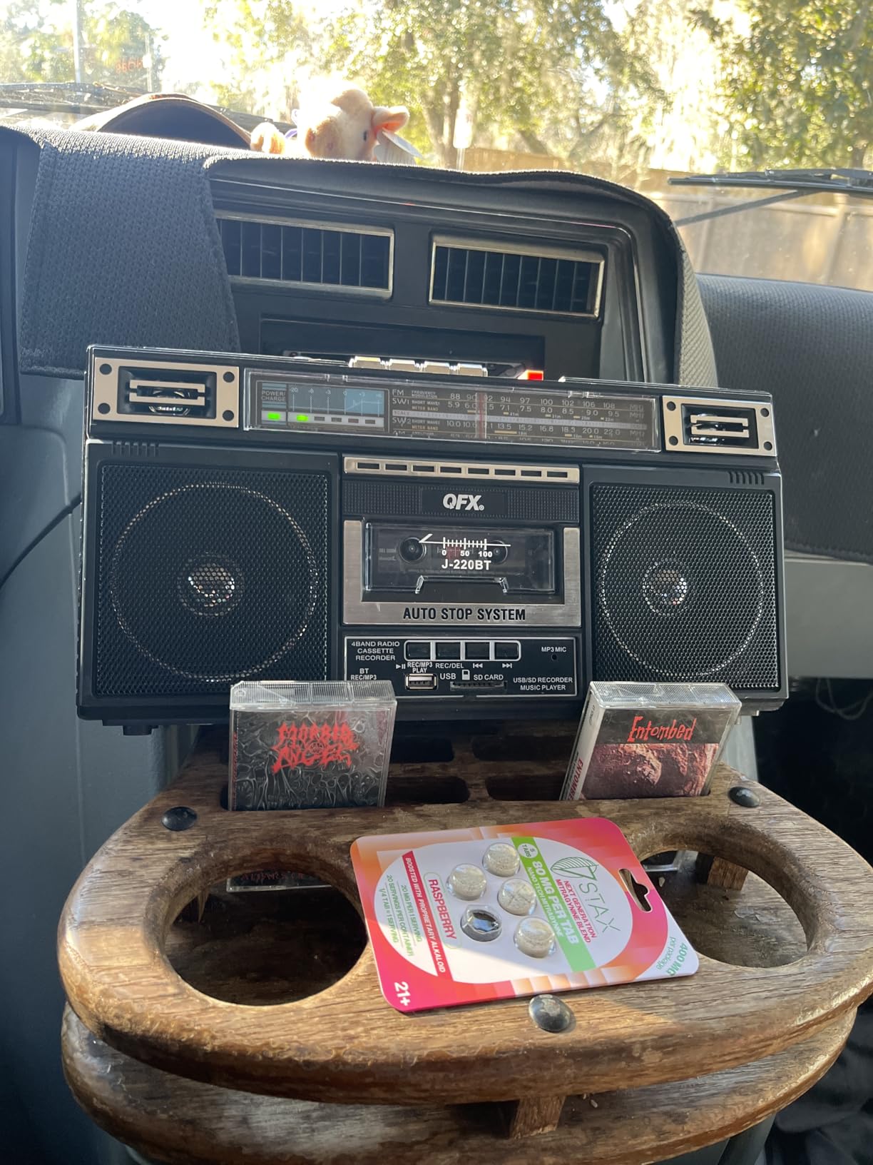 QFX J-220BT Boombox MP3 Conversion from Radio to Cassette with 4-Band (AM, FM, SW1, SW2) Radio with Bluetooth, Rechargeable Battery, Dual 3