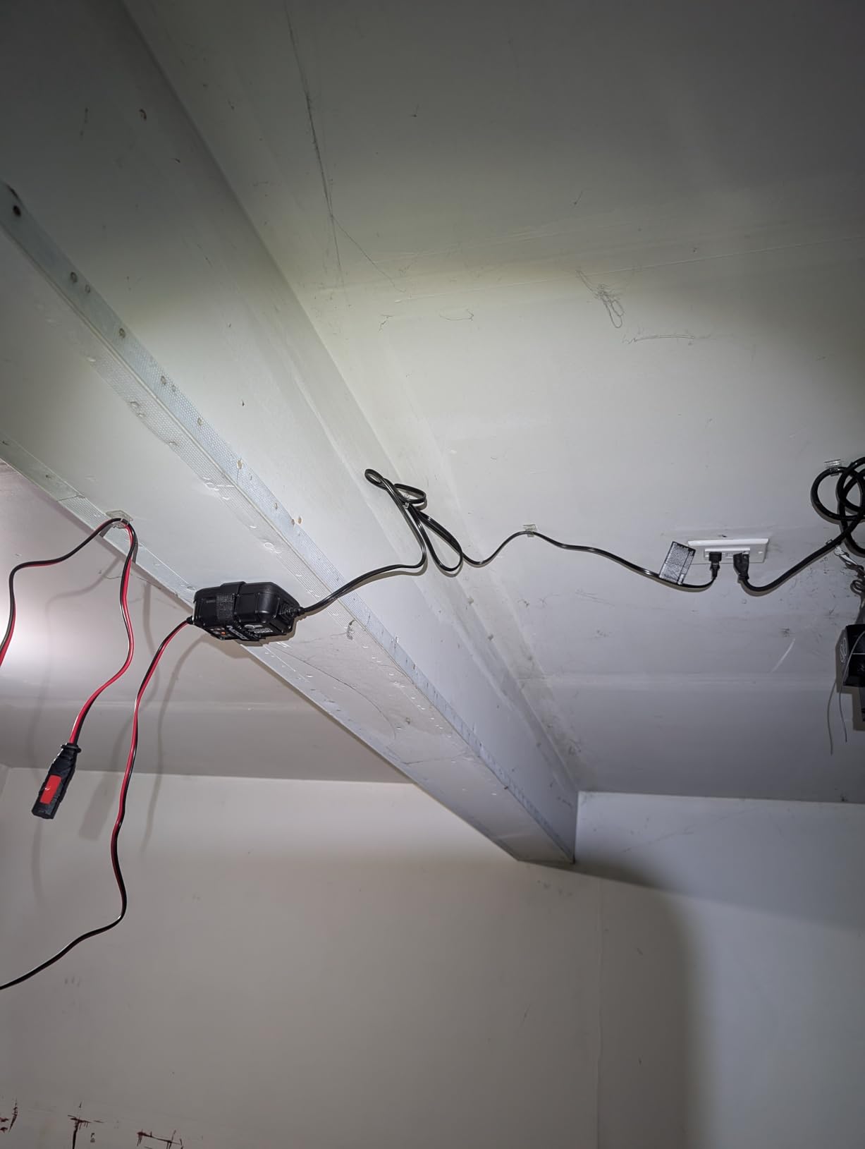 NOCO GENIUS5: 5A 6V/12V Smart Battery Charger - Automatic Maintainer, Trickle Charger & Desulfator with Overcharge Protection & Temperature Compensation - for Lead-Acid & Lithium Batteries customer photo 2