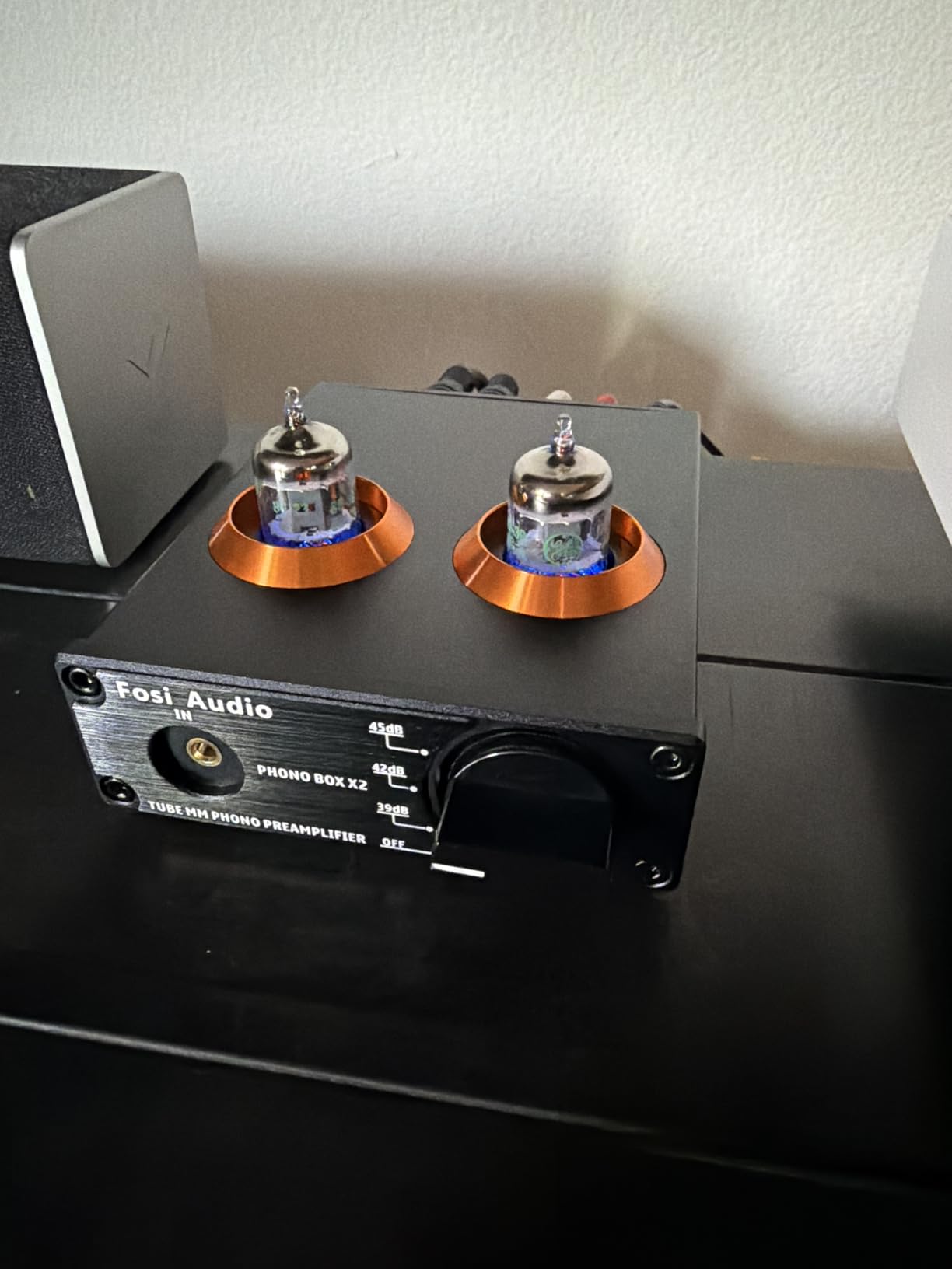 Fosi Audio Box X2 Phono Preamp, Mini Stereo Audio Hi-Fi Preamplifier with Gain Gear, Pre-Amplifier for MM Turntable Phonograph and Record Player, with DC 12V Power Supply customer photo 1