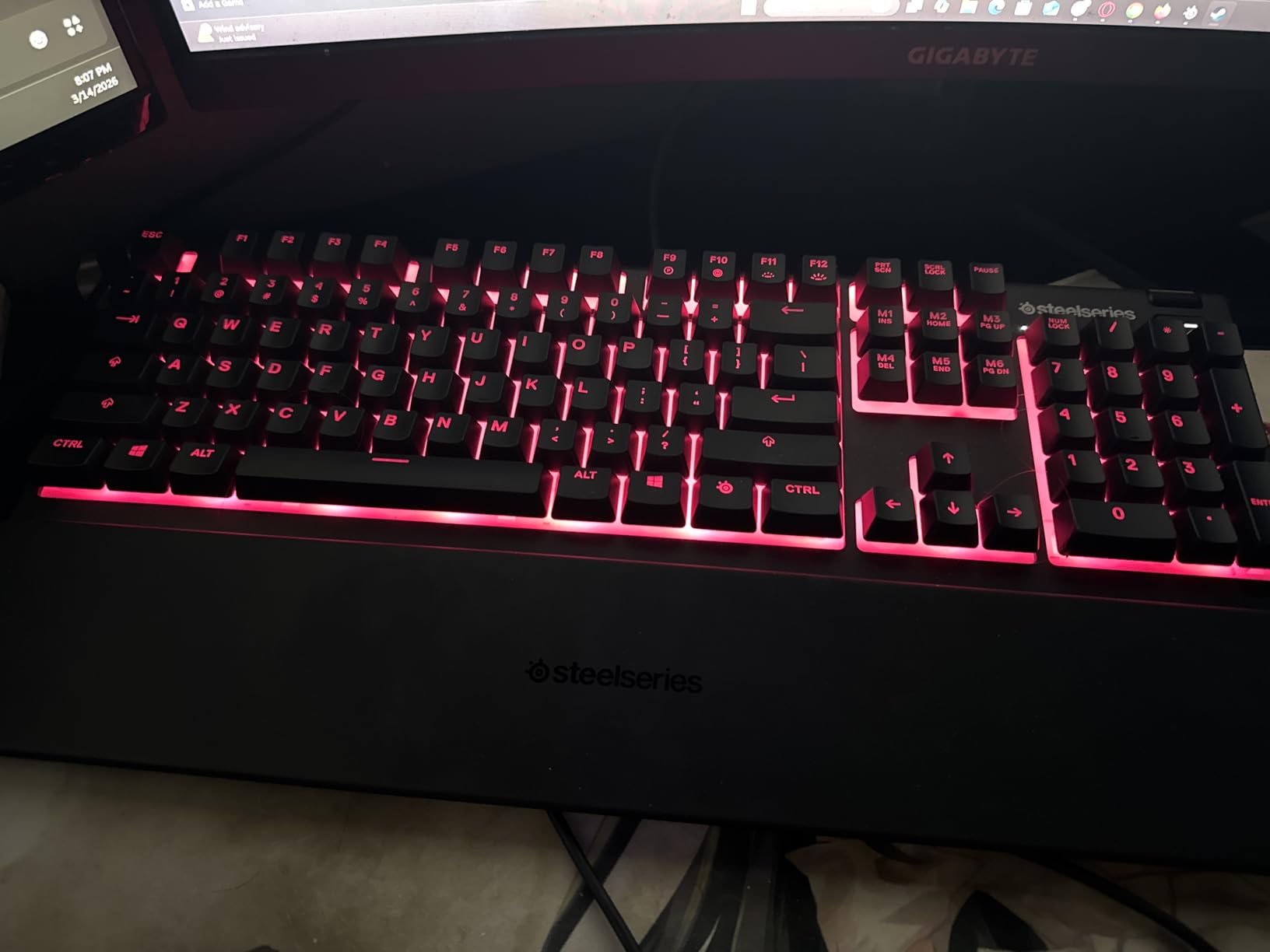 SteelSeries Apex 3 RGB Gaming Keyboard - 10-Zone RGB Illumination - IP32 Water Resistant - Premium Magnetic Wrist Rest (Whisper Quiet Gaming Switch) customer photo 1