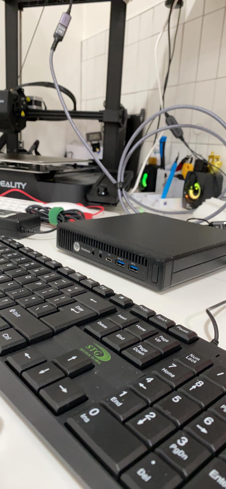 HP EliteDesk 800 G2 Desktop Mini PC, Intel Core i5 6500T 2.5Ghz, 16GB DDR4 RAM, 500GB Hard Drive, USB Type C, Windows 11 Pro (Renewed) customer photo 1