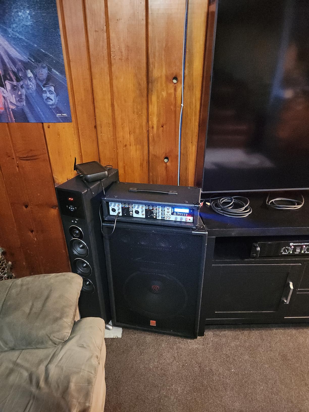 Rockville RPM45BT 1800W Powered 4 Channel Mixer/Amplifier, Bluetooth Streaming, USB Input, EQ, Reverb & Delay Effects, Phantom Power, for Live Sound and Small Events - Black customer photo 1