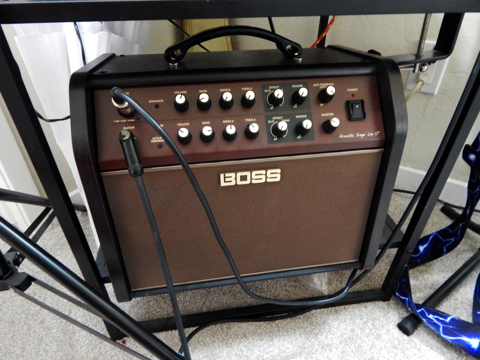 BOSS Acoustic Singer Live LT Guitar Amp customer photo 2