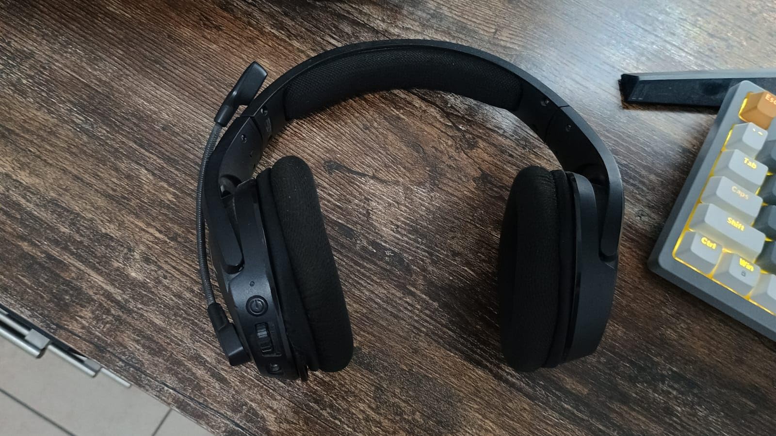 HyperX Cloud Stinger Core - Wireless Lightweight Gaming Headset, DTS Headphone:X spatial audio, Noise Cancelling Microphone, For PC, Black customer photo 1