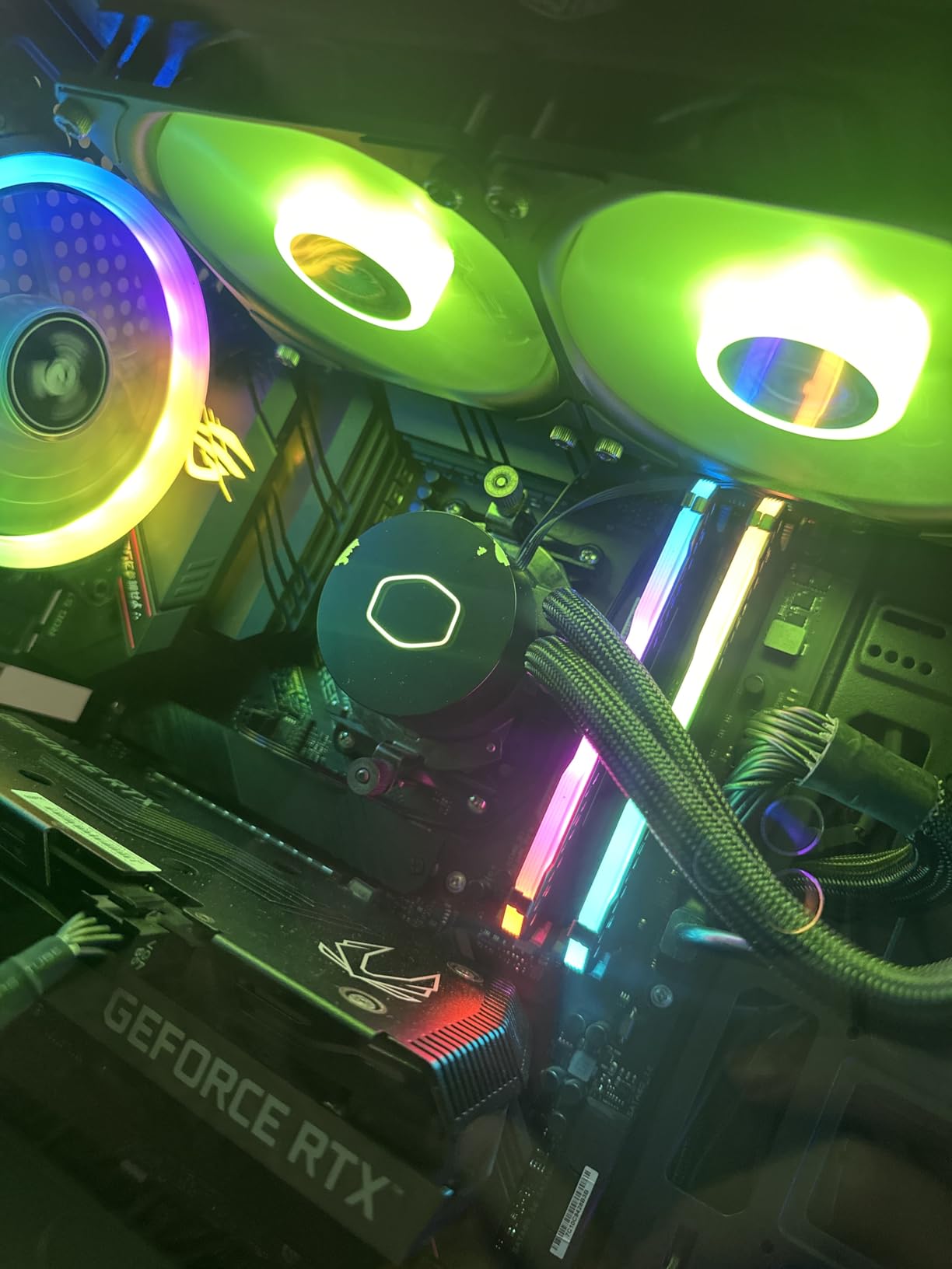 CoolerMaster MasterLiquid ML240L RGB V2, Close-Loop AIO CPU Liquid Cooler, Gen3 Dual Chamber Pump, 240mm Radiator, SickleFlow 120 PWM ARGB, AMD Ryzen AM5/AM4, Intel LGA1700/1200 (MLW-D24M-A18PC-R2) customer photo 1