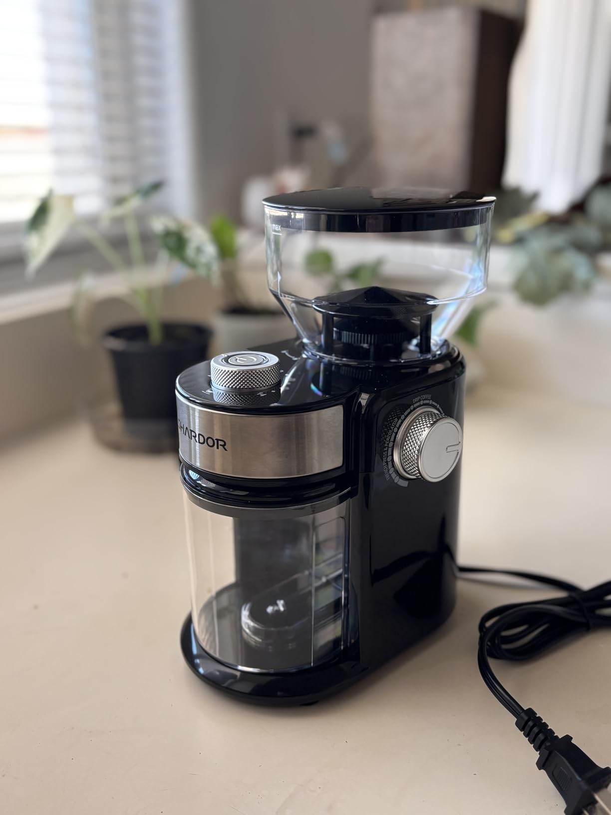 SHARDOR Electric Burr Coffee Grinder 2.0, Adjustable Burr Mill with 16 Precise Grind Setting for 2-14 Cup, Black customer photo 2