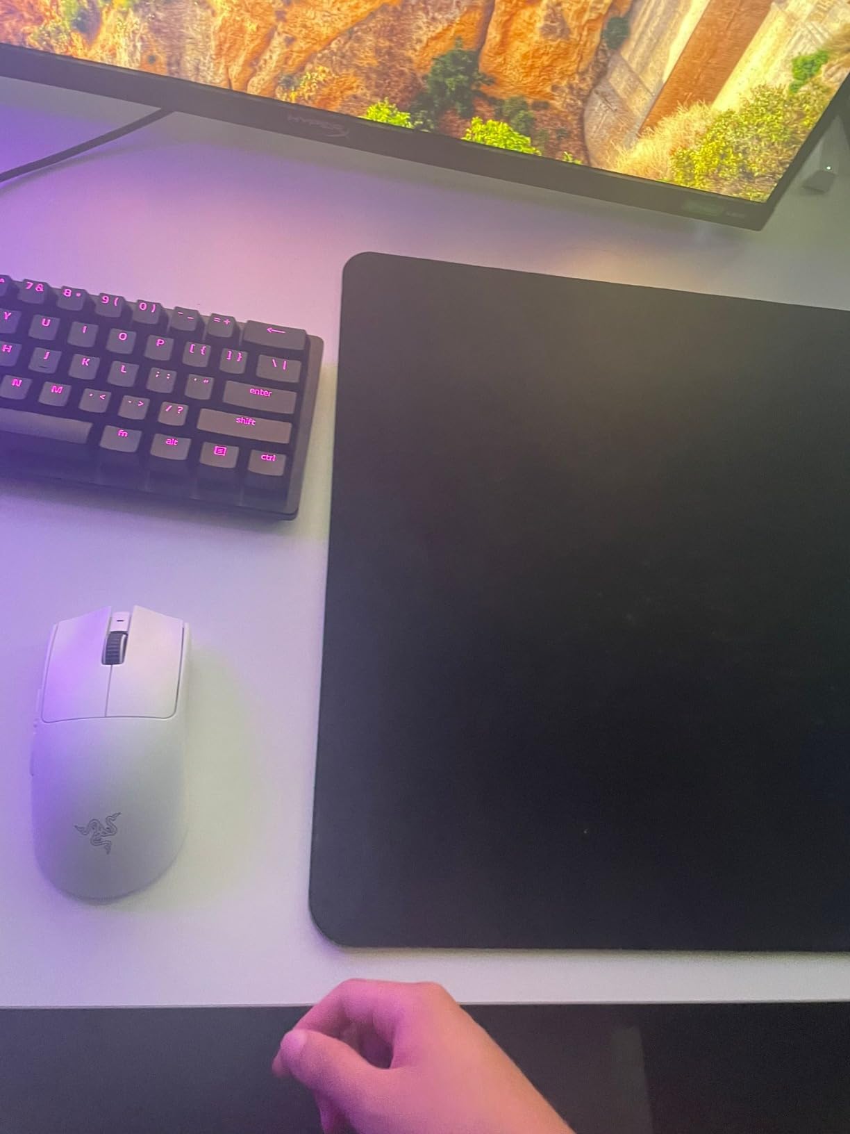 Razer Gigantus V2 Cloth Gaming Mouse Pad (Large): Thick, High-Density Foam - Non-Slip Base - Classic Black customer photo 1