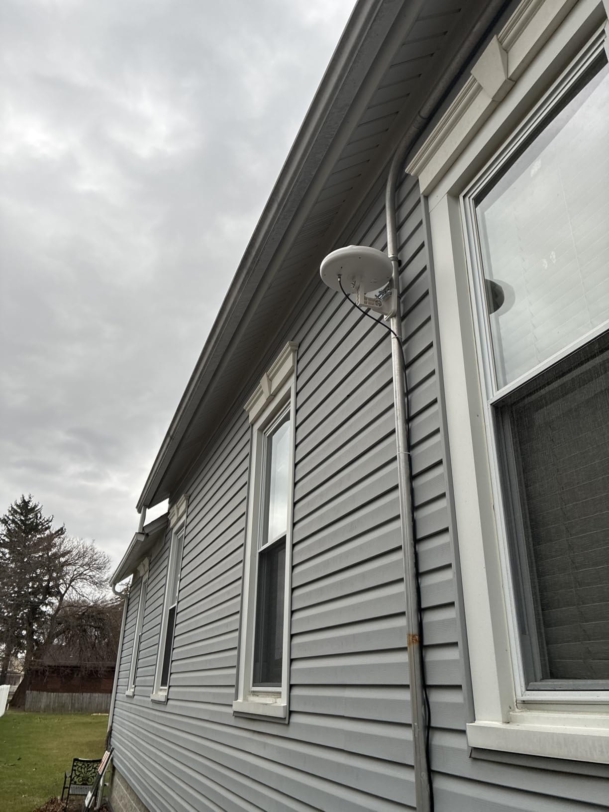 1byone Outdoor TV Antenna 360° Omni-Directional Reception Long 100+ Miles Range Enhance VHF&UHF 4K Ready HDTV Antenna with Added Stability for Outdoor/Attic/RV Use - 39ft RG6 Coax Cable customer photo 1