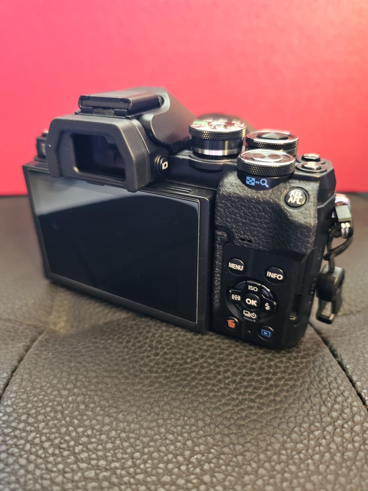 OM SYSTEM Olympus E-M10 Mark IV Silver Micro Four Thirds System Camera M.Zuiko Digital ED 14-42mm F3.5-5.6 EZ kit 20MP Sensor 5-Axis Image Stabilization 4K Video Wi-Fi customer photo 2