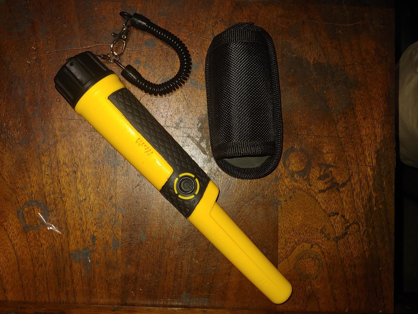 SAKOBS Handheld Pinpointer Metal Detector, Waterproof Metal Detecting Wand with 360° Side Scan, Portable Treasure Hunting Probe for Coins Gold Jewelry, Metal Detector Accessories for Beginners customer photo 2