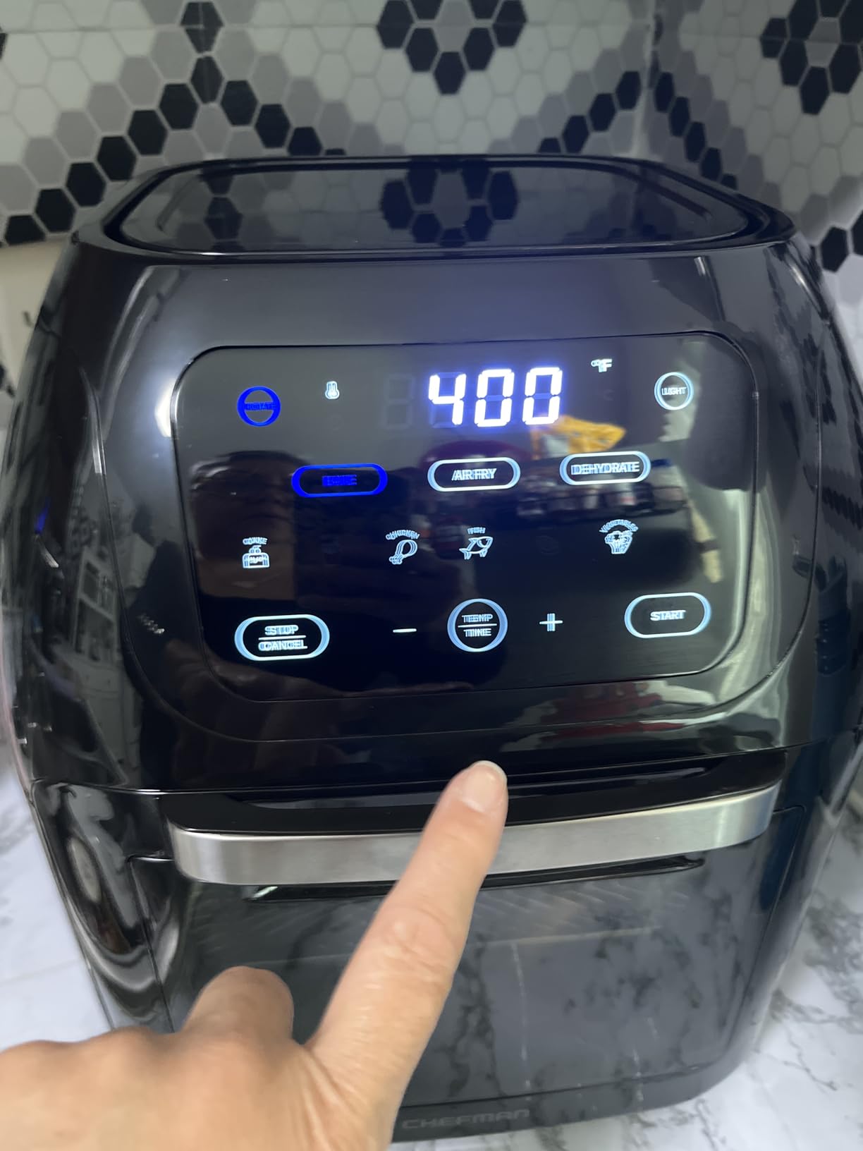 CHEFMAN Multifunctional Digital Air Fryer+ Rotisserie, Dehydrator, Convection Oven, 17 Touch Screen Presets Fry, Roast, Dehydrate, Bake, XL 10L Family Size, Auto Shutoff, Large Easy-View Window, Black customer photo 2