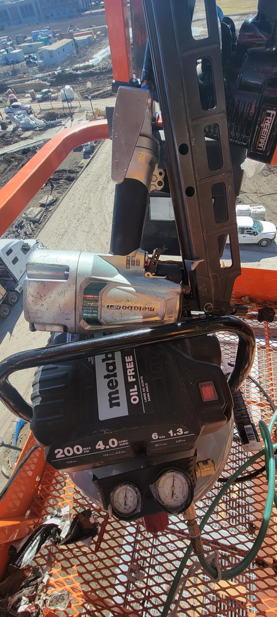 Metabo HPT Air Compressor, THE TANK, Portable Pancake Air Compressor 200 PSI, 6 Gallon Tank, Versatile for Use with Framing, Siding, Finish, Brad or Roofing Nailers, EC914S customer photo 1