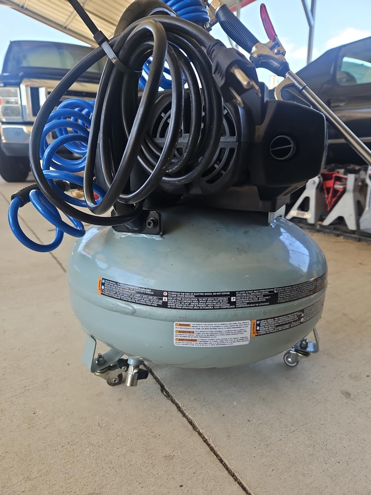 Metabo HPT Air Compressor, THE TANK, Portable Pancake Air Compressor 200 PSI, 6 Gallon Tank, Versatile for Use with Framing, Siding, Finish, Brad or Roofing Nailers, EC914S customer photo 2