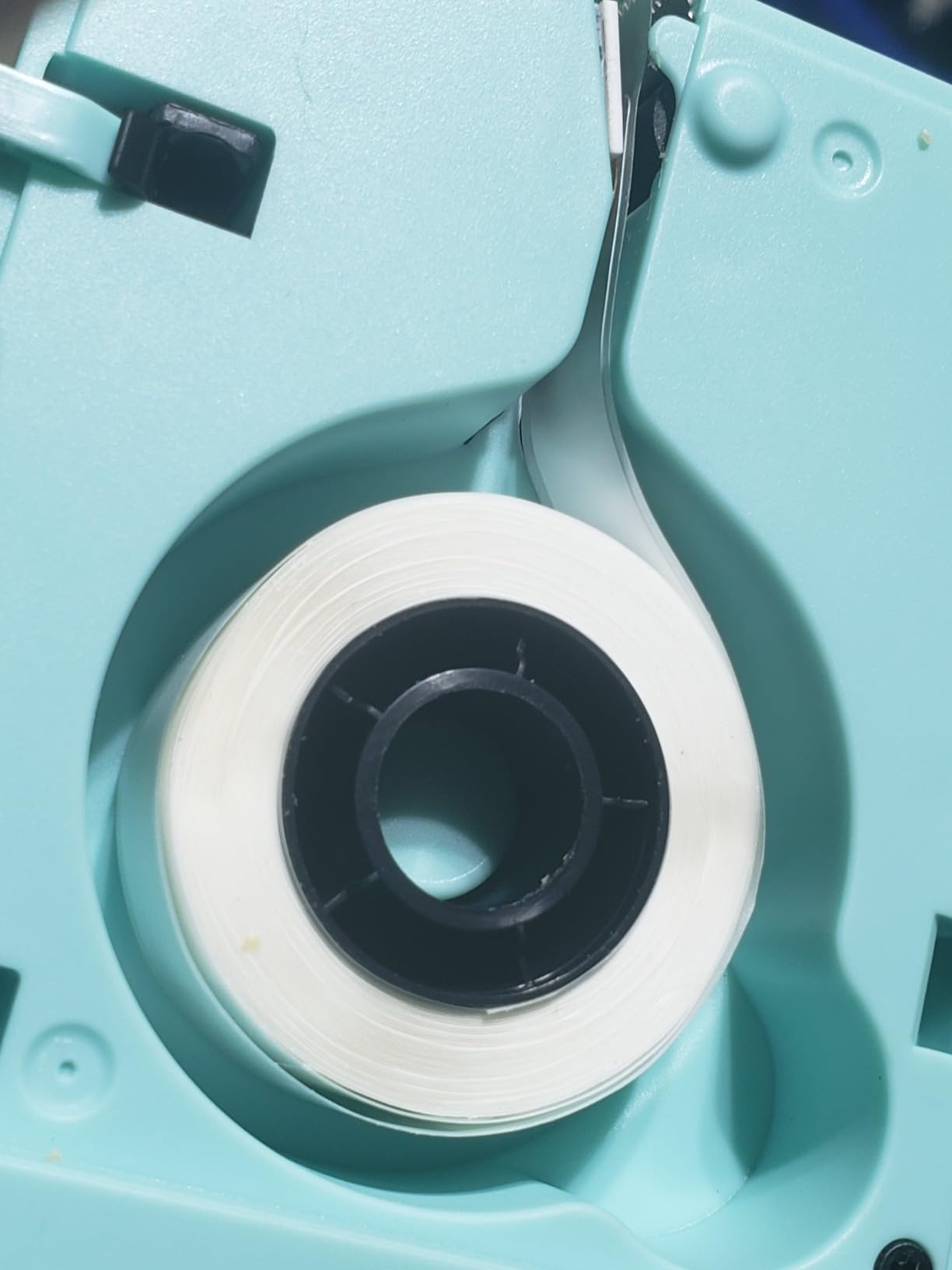 Phomemo Label Maker Machine, D30 Portable Handheld Bluetooth Mini Label Printer, Multiple Templates Smartphone Thermal Small Label Makers for Kid School Items, Classroom Teacher Supplies, Easy to Use customer photo 2