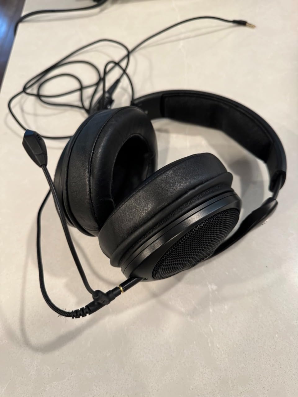 Sennheiser HD 560S Open-Back Over-Ear Wired Headphones customer photo 2