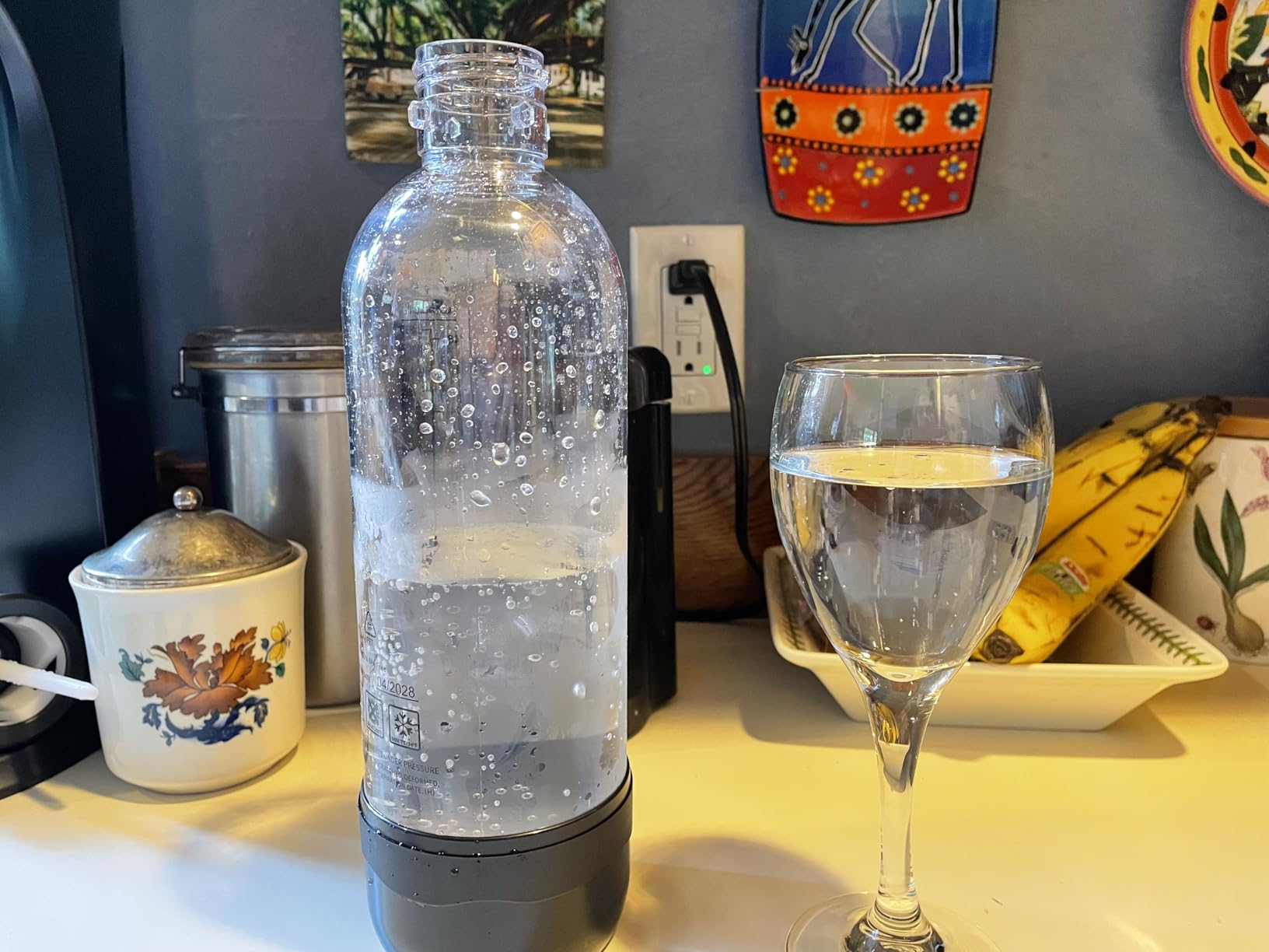 Drinkmate OmniFizz Sparkling Water and Soda Maker, Carbonates Any Drink, ULTIMATE BUNDLE - Includes three 60L CO2 Cylinders, Two Carbonation Bottles, and Fizz Infuser (Matte Black) customer photo 1