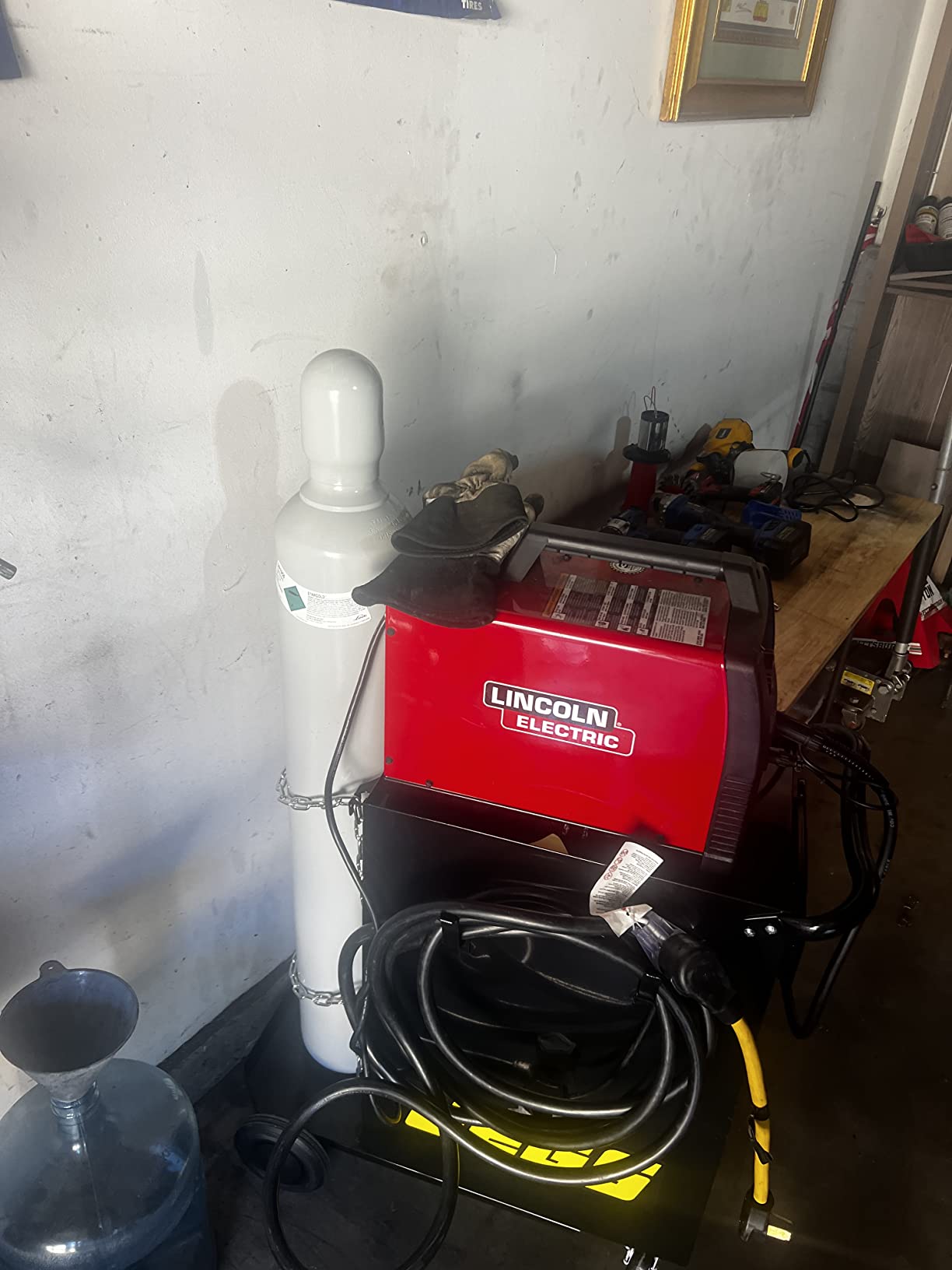 JEGS Welding Cart with Drawers and Welding Tank Platform - Fits Most MIG, TIG, ARC Welding Machines, Plasma Cutter - Steel Constructed and Black Powder Coat Finished Welding Table with Locking Wheels customer photo 1