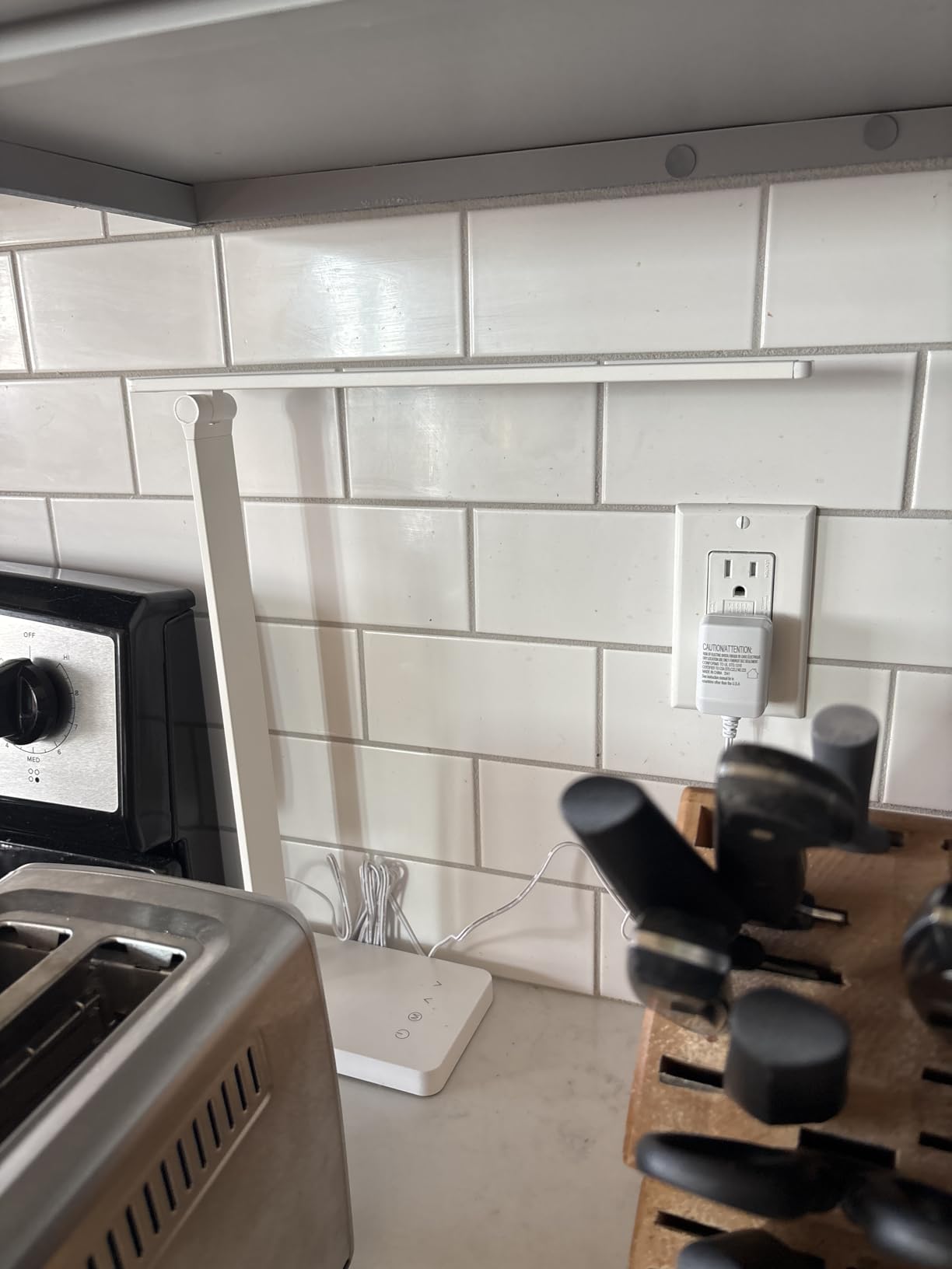 Lepro LED Desk Lamp for Home Office, 9.5W 750LM Metal Touch Control Desk Light, 5 Color Modes 5 Brightness Level, Eye Caring Task Lamp For Reading, Sewing, Crafts, School Supplies, Puzzle Light, Black customer photo 2