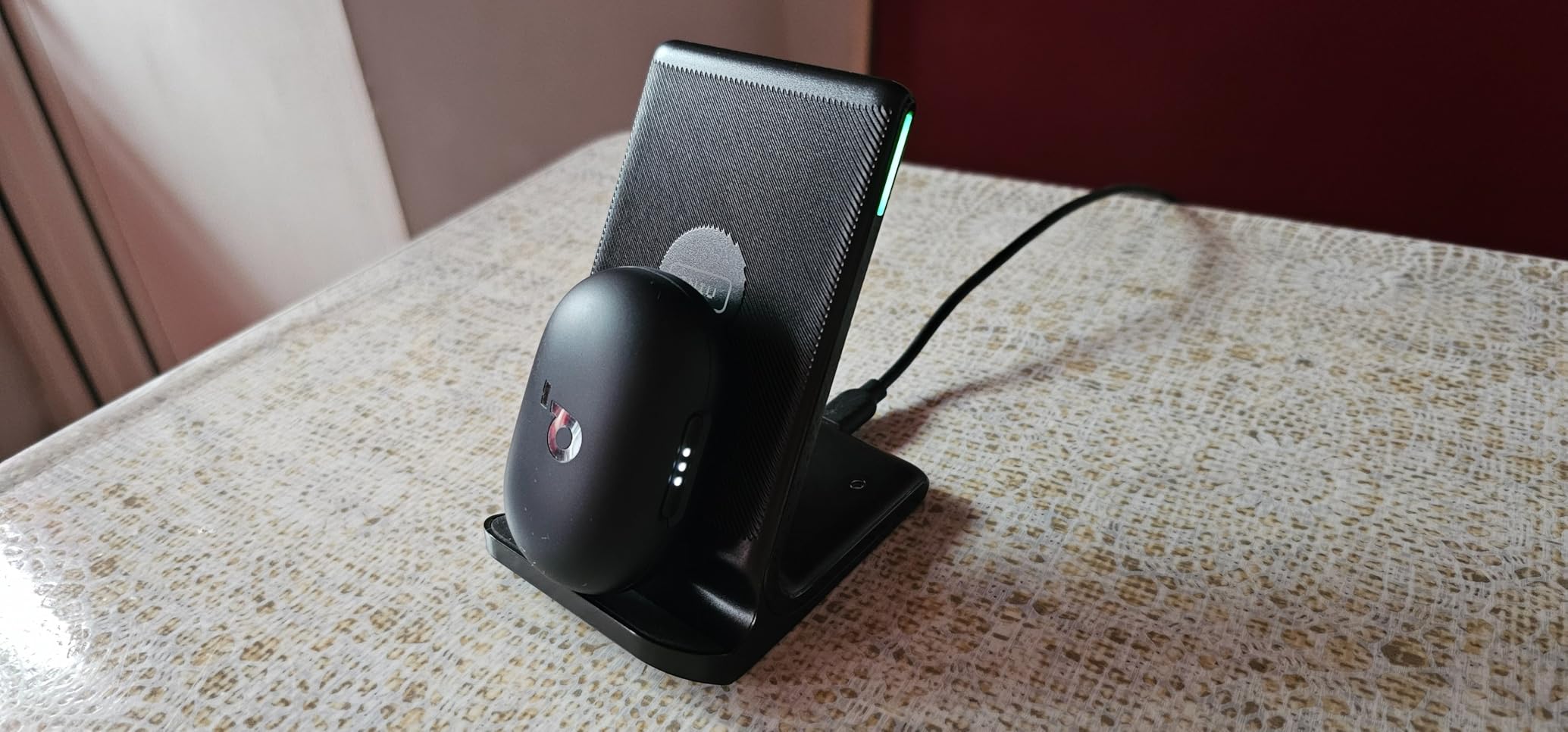 INIU Wireless Charger, 15W Fast Wireless Charging Station with Sleep-Friendly Adaptive Light customer photo 2