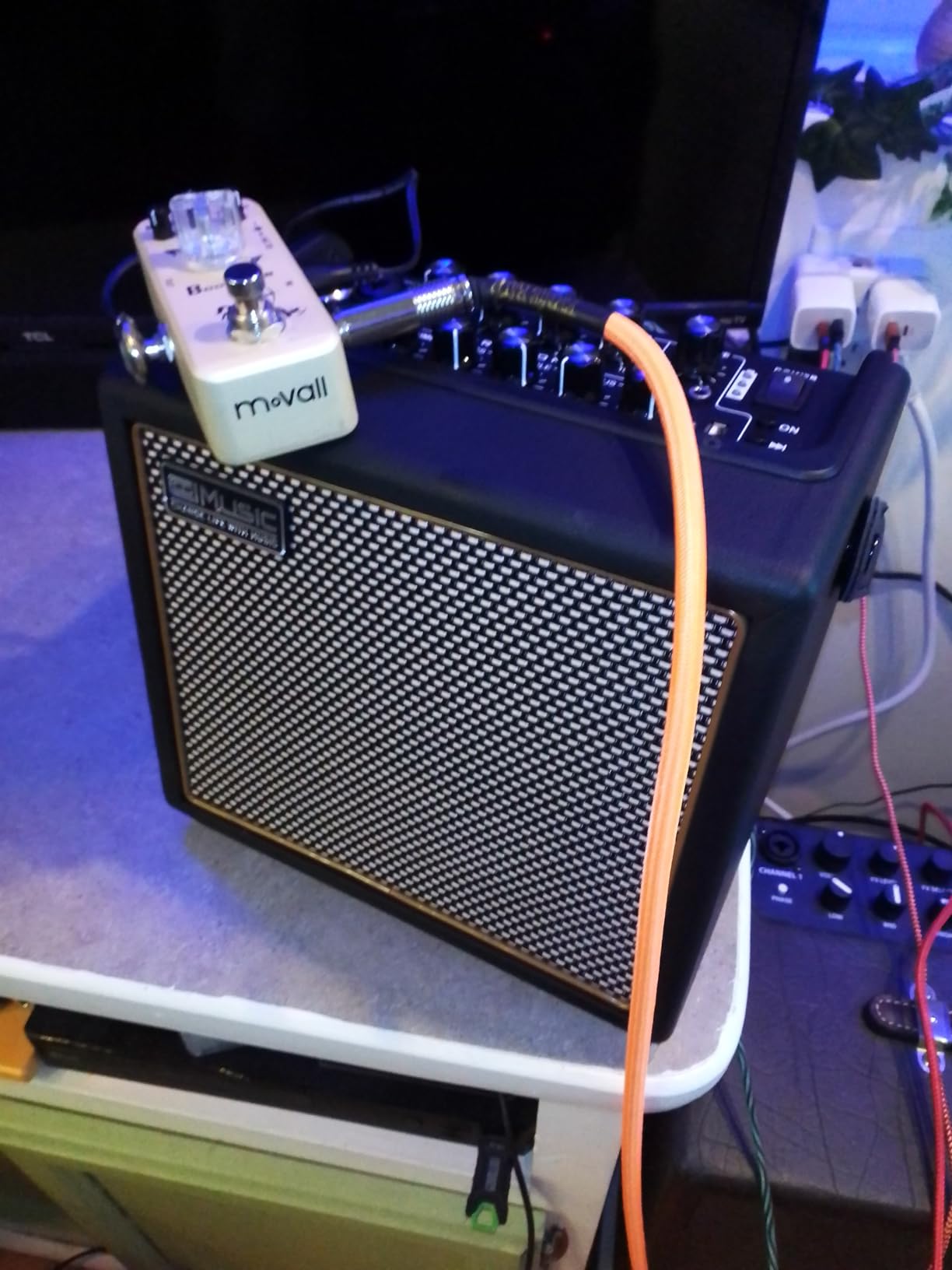 Acoustic Guitar Amplifier, 30 Watt Bluetooth Speaker Rechargeable Portable Acoustic Guitar Amp with Reverb Chorus Effect,3 Inputs, Black customer photo 2