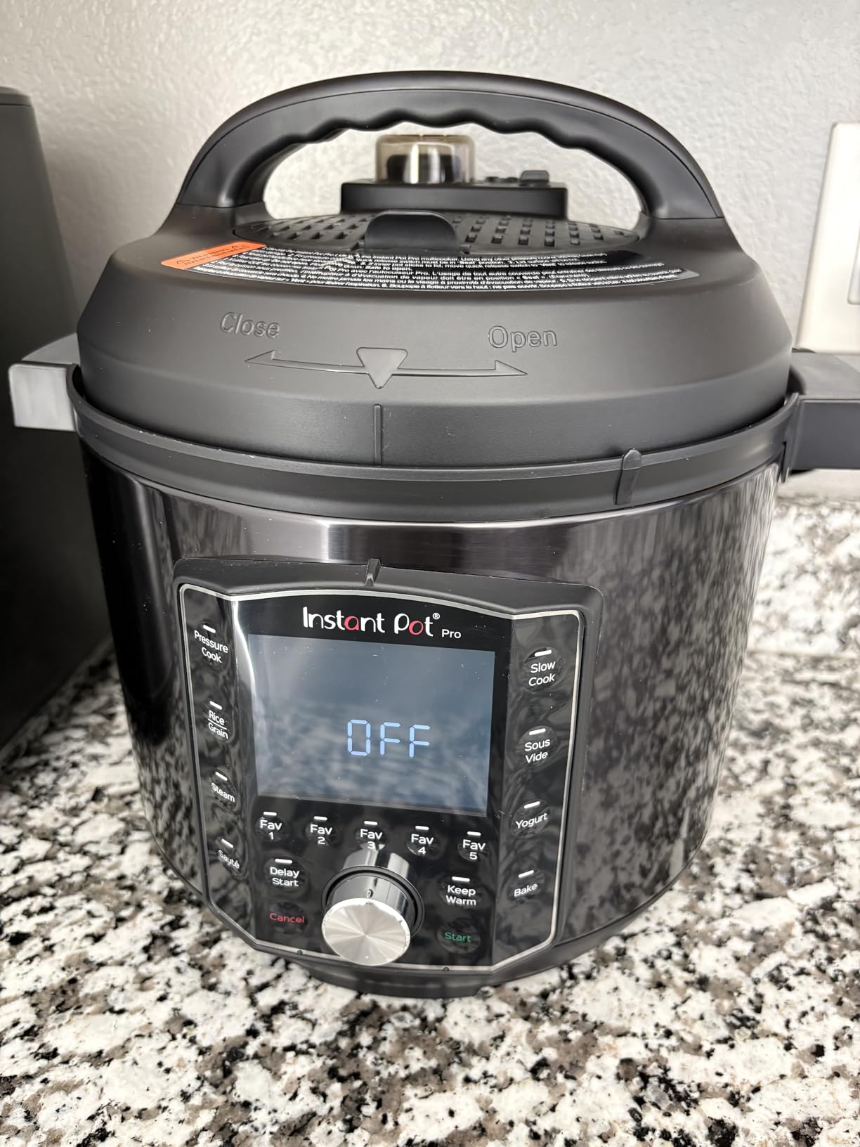 Instant Pot Pro 10-in-1 Pressure Cooker, Slow Cooker, Rice/Grain Cooker, Steamer, Sauté, Sous Vide, Yogurt Maker, Sterilizer, and Warmer, Includes App With Over 800 Recipes, Black, 6 Quart customer photo 2