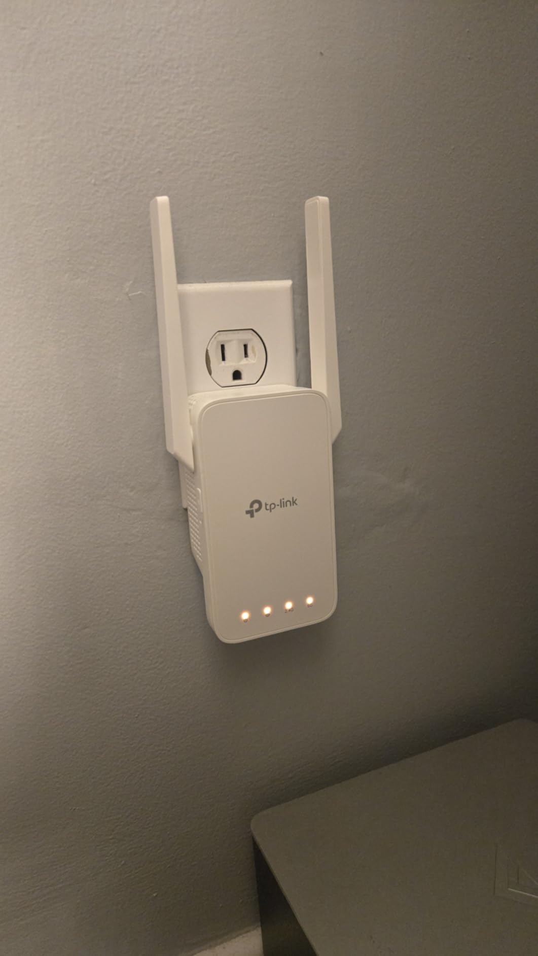 TP-Link AC1200 WiFi Extender, 2023 Engadget Best Budget Pick, 1.2Gbps Signal Booster for Home, Dual Band 5GHz/2.4GHz, Covers Up to 1500 Sq.ft and 30 Devices,Support Onemesh, One Ethernet Port (RE315) customer photo 2