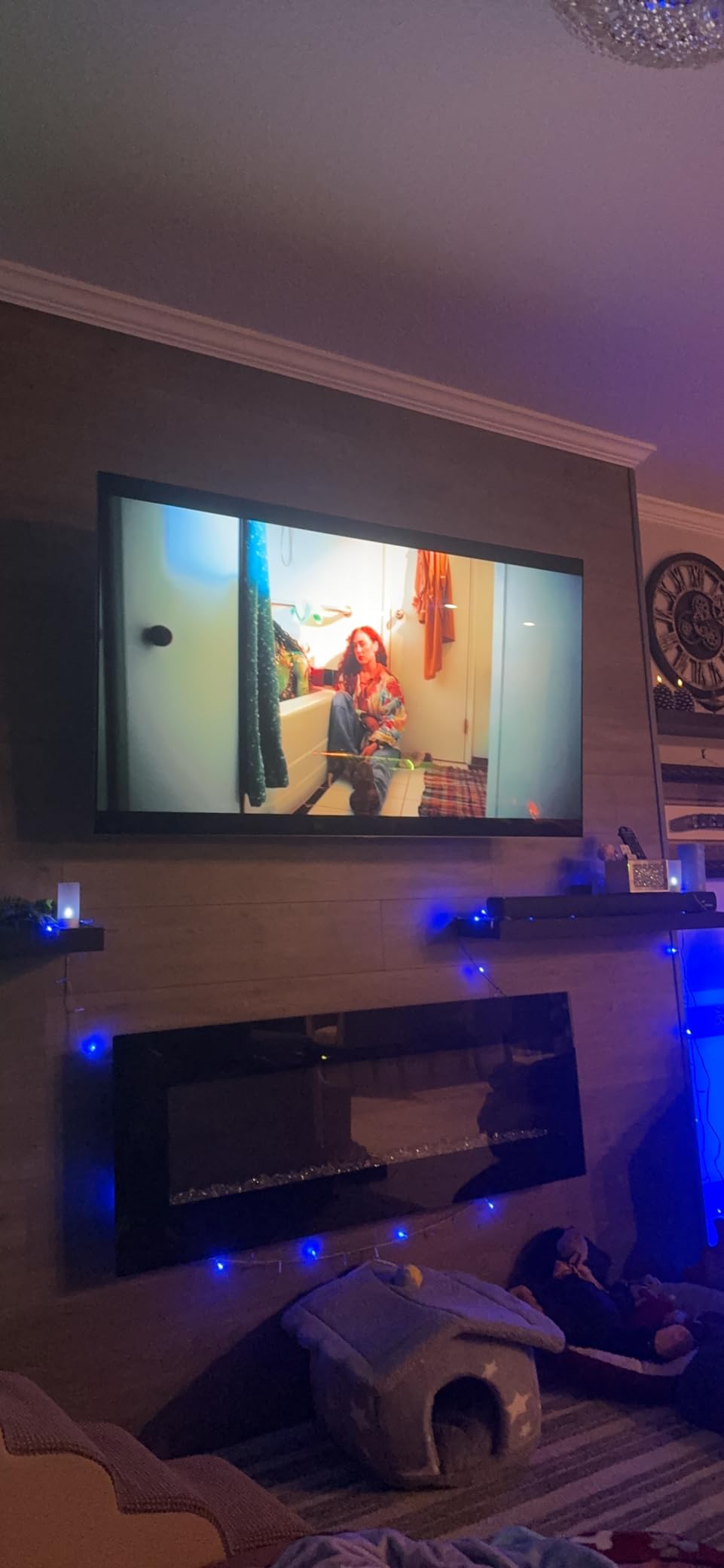 SANUS Premium Full Motion TV Mount for 42-90 inch TVs - Sturdy and Smooth Extension, Swivel and Tilt for Big TVs - Universal Design Fits Samsung, LG, Vizio, TCL and More - Easy Installation OLF22 customer photo 1