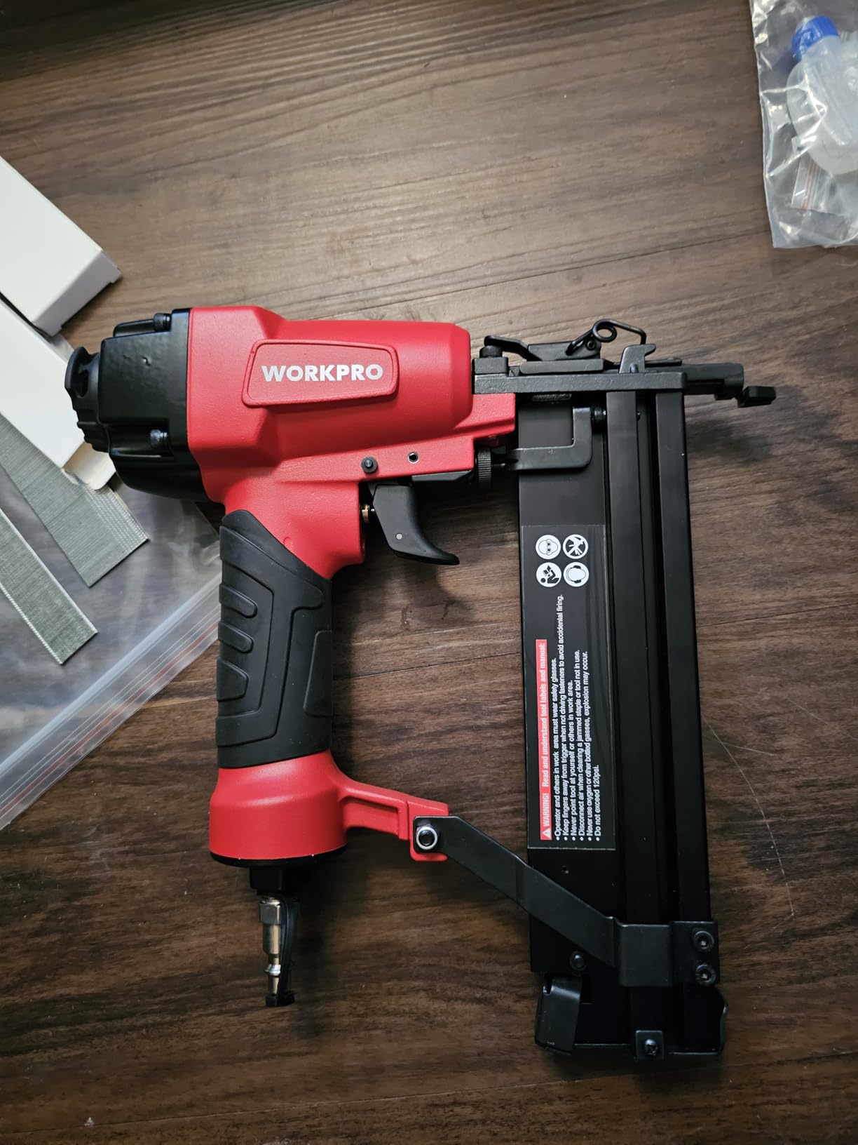 WORKPRO Pneumatic Brad Nailer, 18 GA, 2 in 1 Nail Gun and Crown Stapler, with 400pcs Nails/ 300pcs Staples, for Carpentry, DIY Project, Woodworking customer photo 1