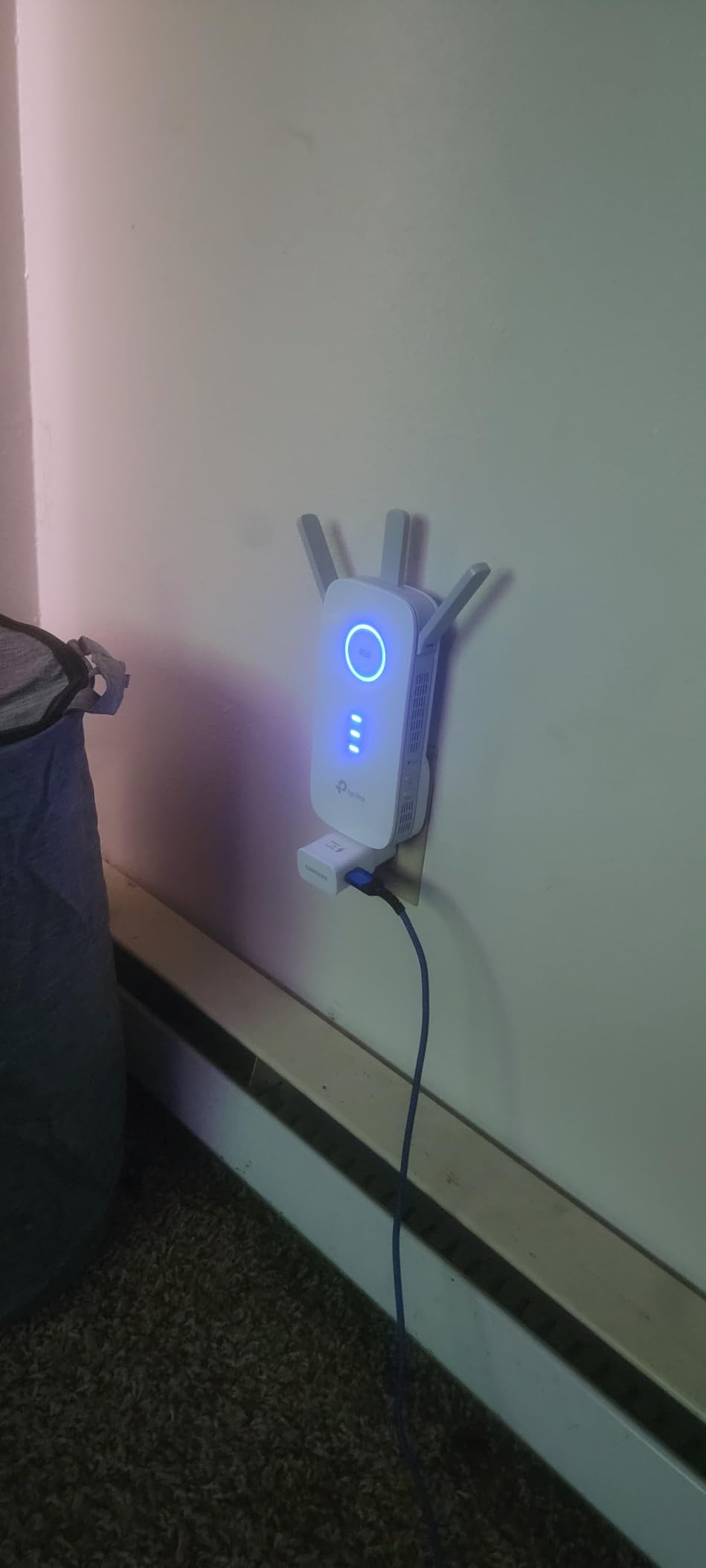 TP-Link AC1900 WiFi Range Extender RE550 | Dual-Band Wireless Repeater Amplifier w/Gigabit Ethernet Port | Up to 2200 Sq. Ft., 32 Devices | Internet Signal Booster | APP Setup | EasyMesh Compatible customer photo 1