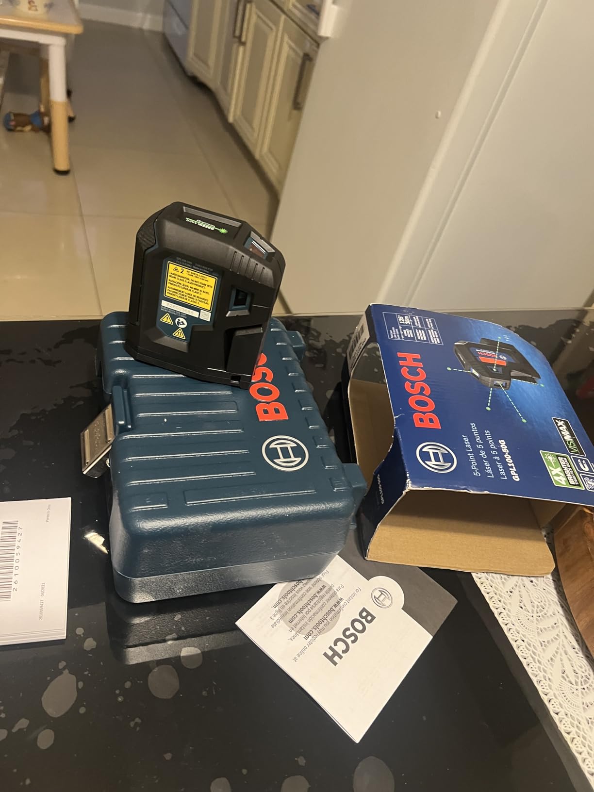 Bosch GPL100-50G Green-Beam Self-Leveling Alignment Laser, Includes 2 AA Batteries, Built-In Multipurpose Mount, & Hard Carrying Case customer photo 1