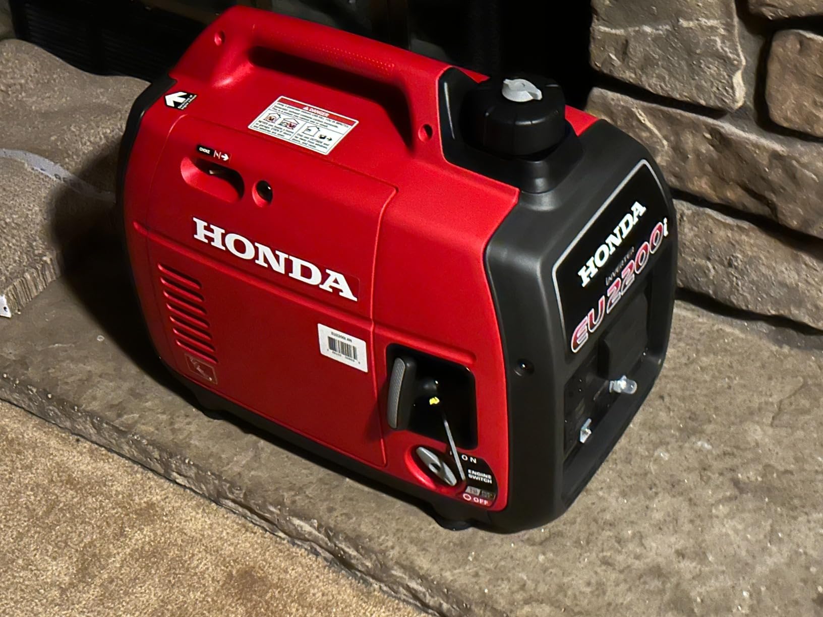 Honda EU2200ITAN 2200-Watt 120-Volt Super Quiet Portable Inverter Generator with CO-Minder customer photo 1