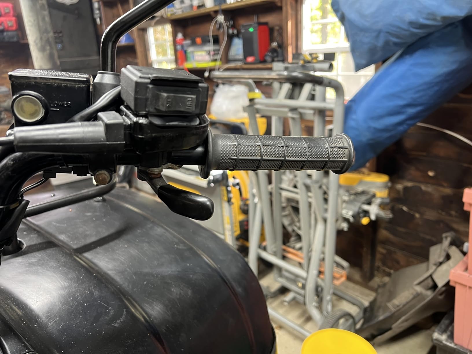 X-BULL 12V 3000LBS Steel Wire Electric Winch for Towing ATV/UTV Off Road with Mounting Bracket Wireless Remote customer photo 2