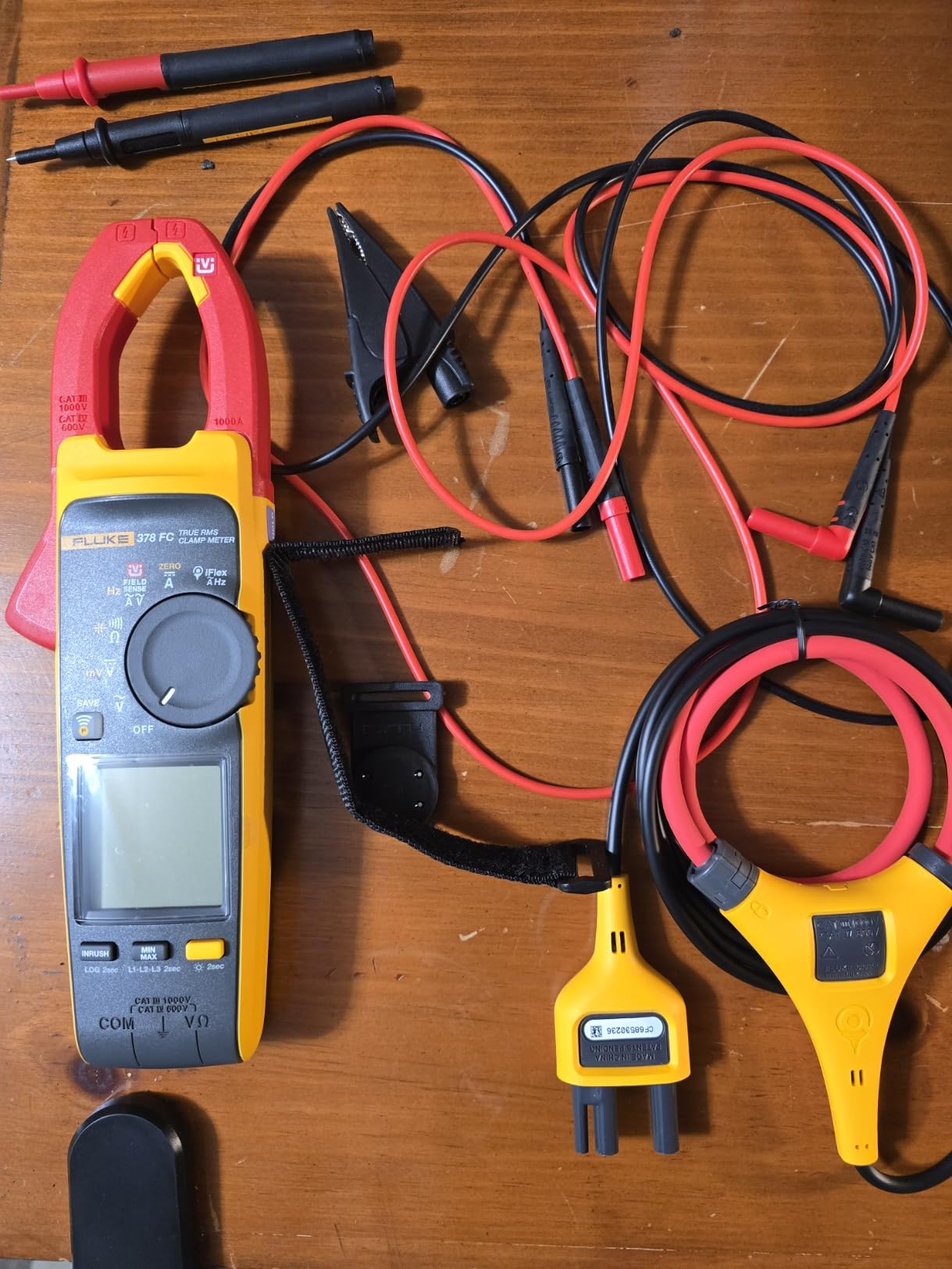 Fluke 378FC AC/DC TRMS Non-Contact Voltage Wireless Clamp w/PQ Indicator & iFlex customer photo 2