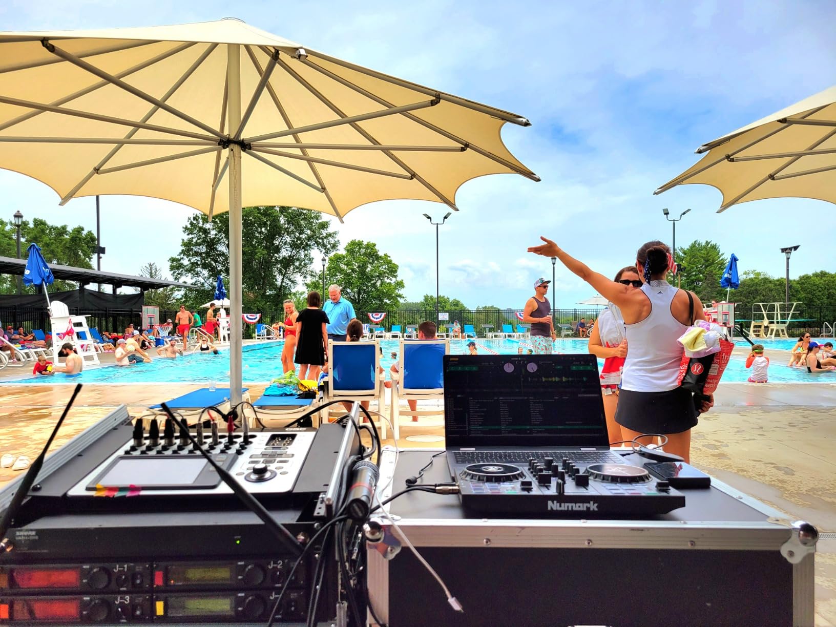 Numark Party Mix II DJ Controller with Lights, 2 Decks, Mixer, Audio Interface and Serato Lite customer photo 2